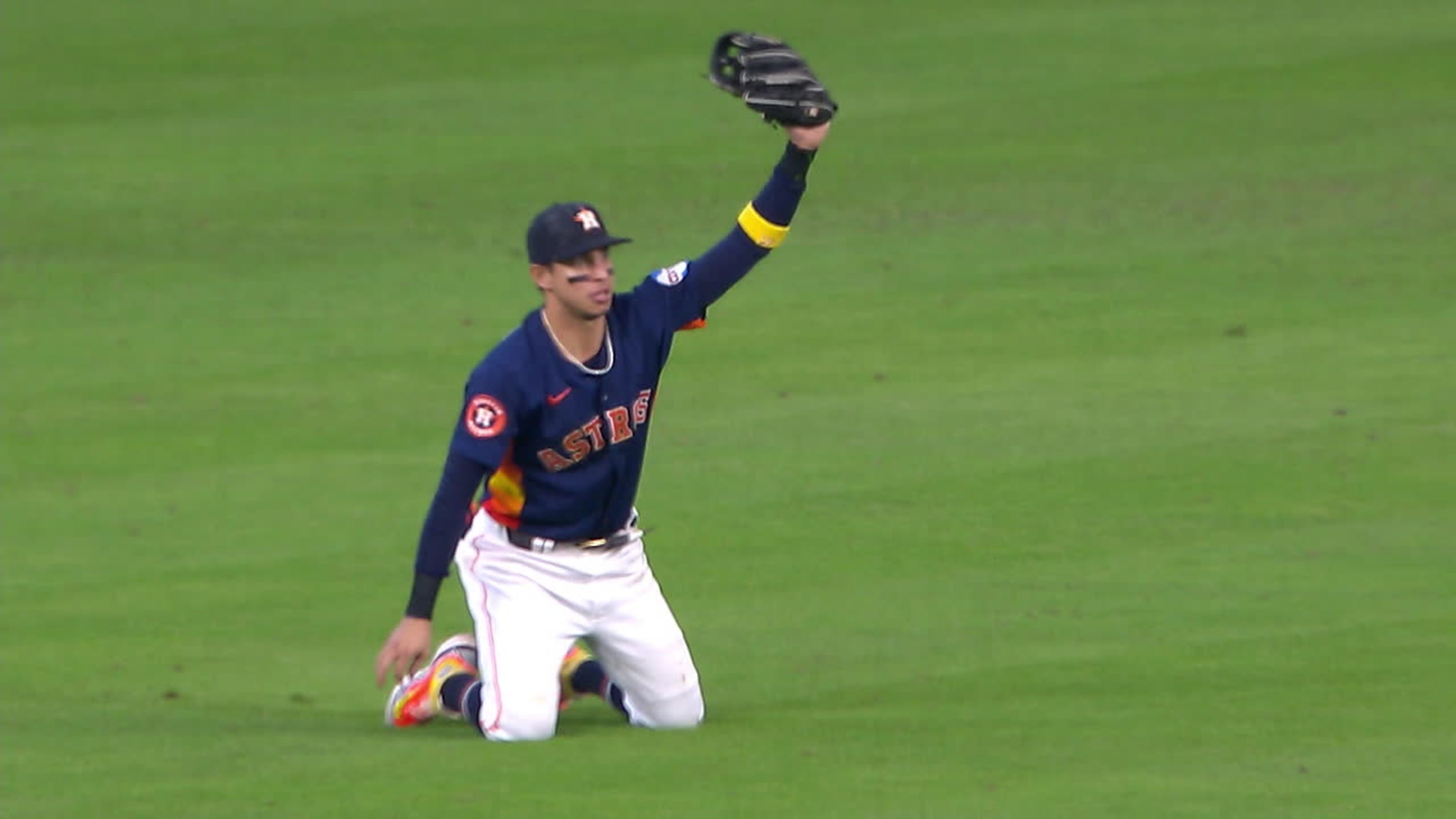 The adjustment that helped Mauricio Dubon go on a 20 GAME HITTING