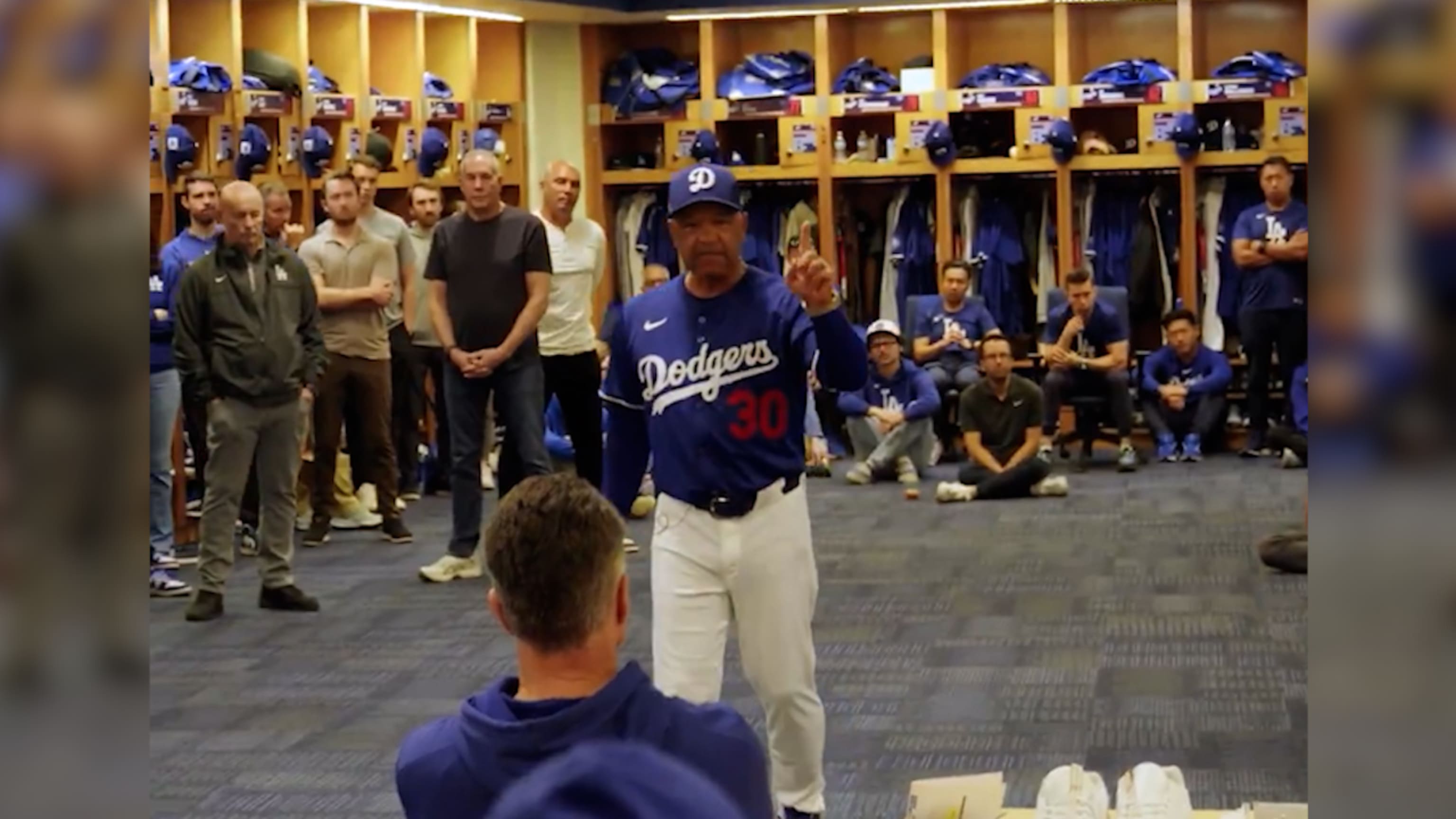 Dave Roberts shares his expectations with the team 