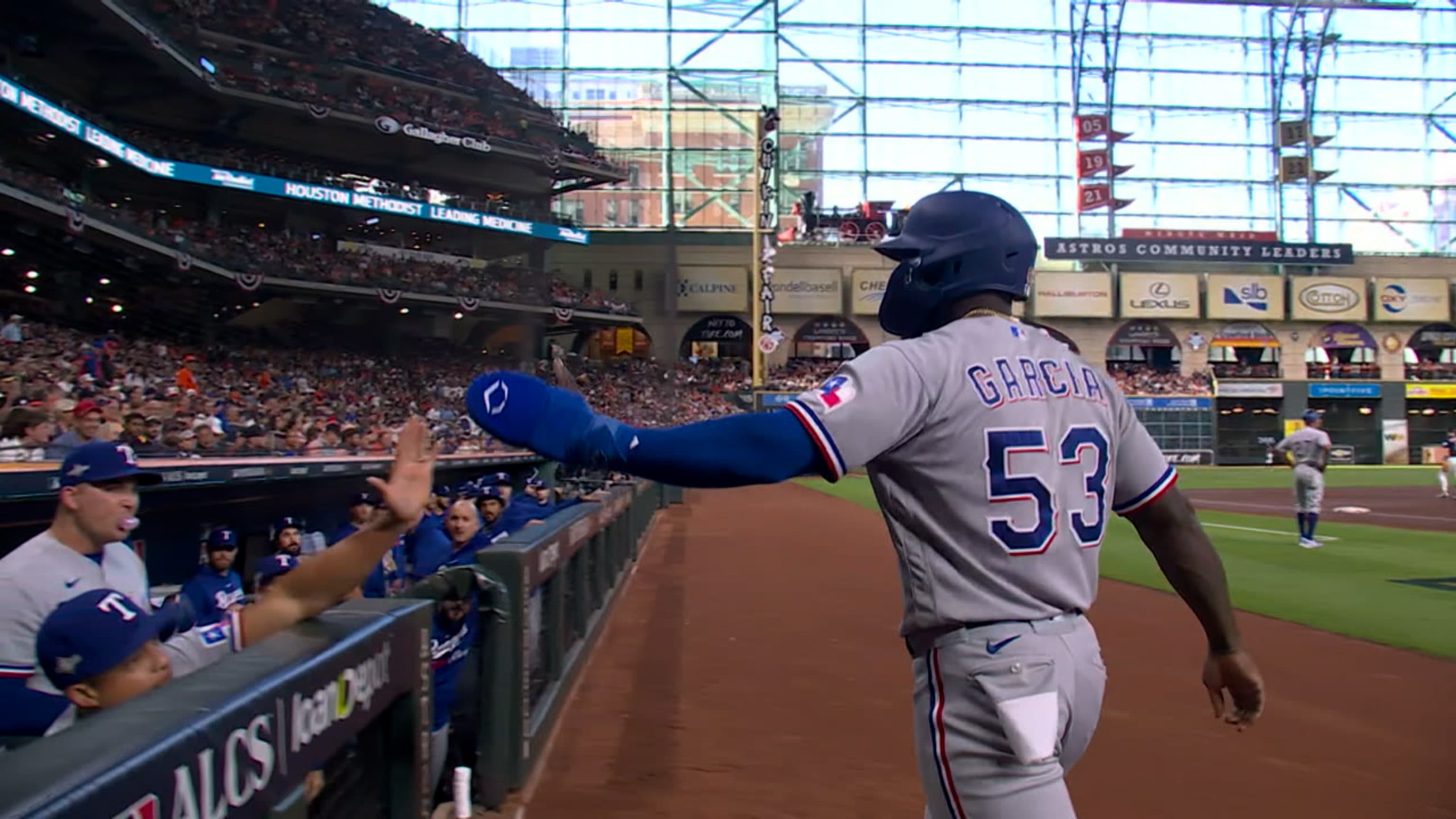 Rangers anotan cuatro en la 1ra
