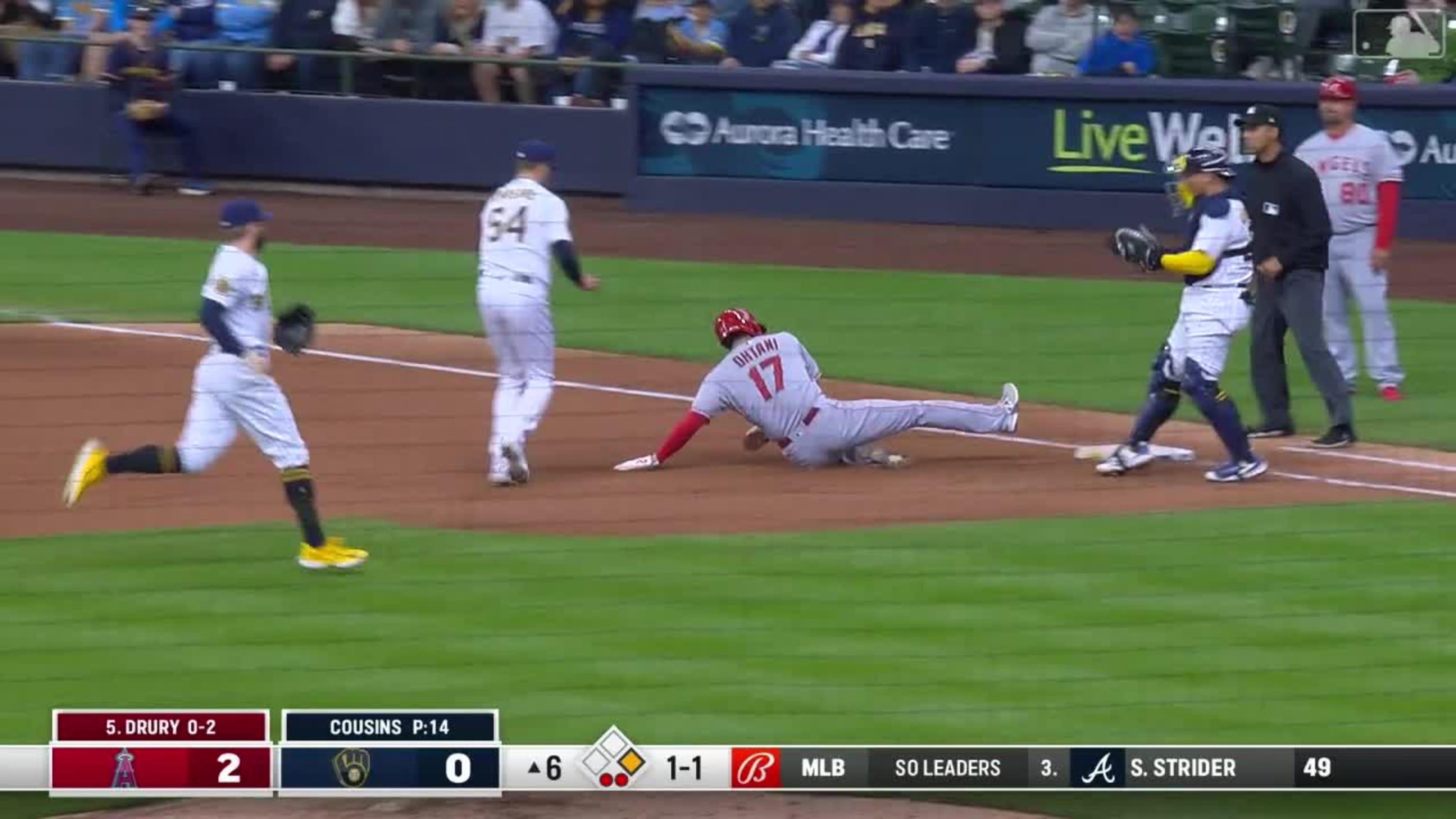 Corbin Burnes GIF - Corbin Burnes Run - Discover & Share GIFs