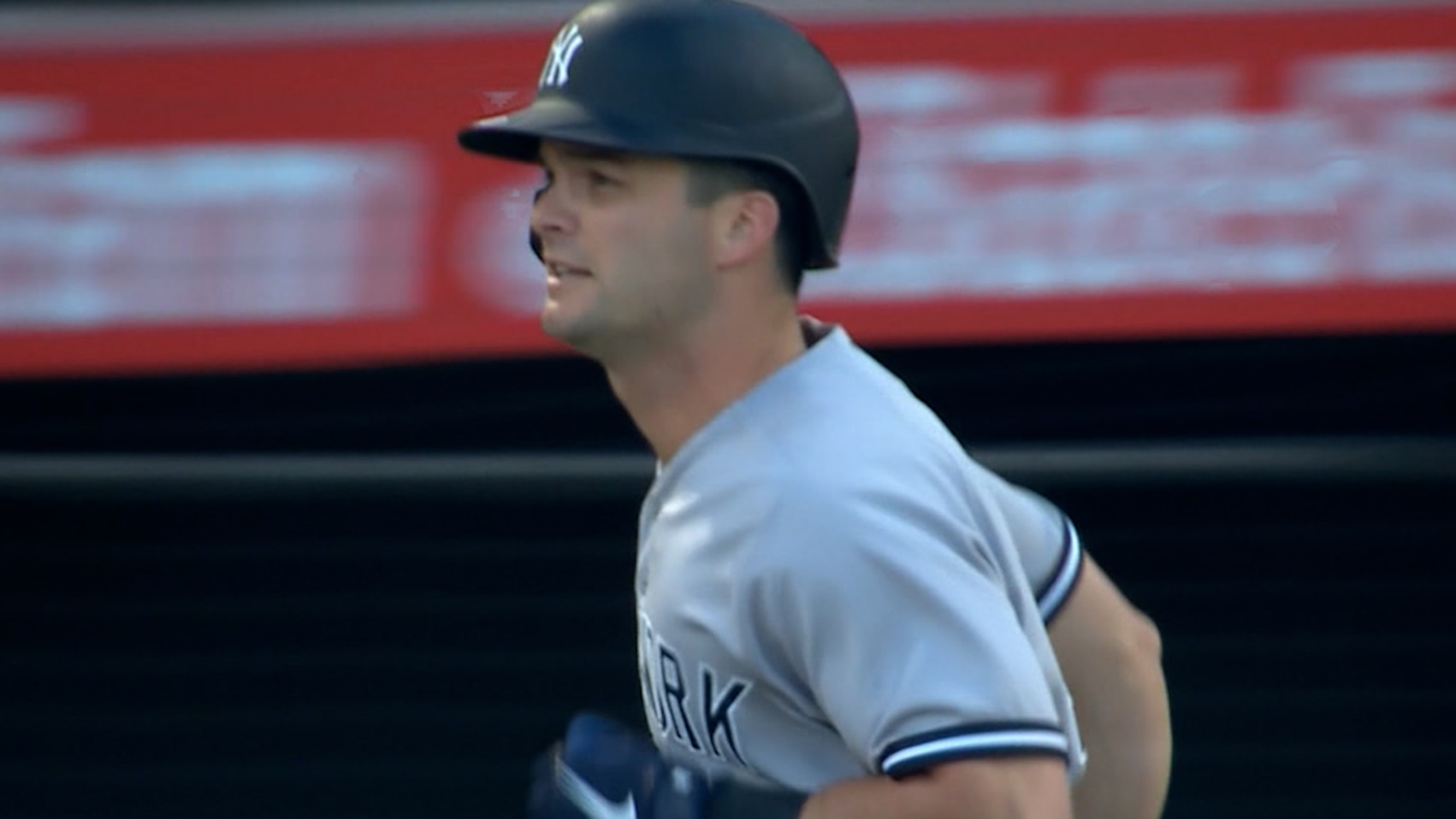 Andrew Benintendi introduced by White Sox