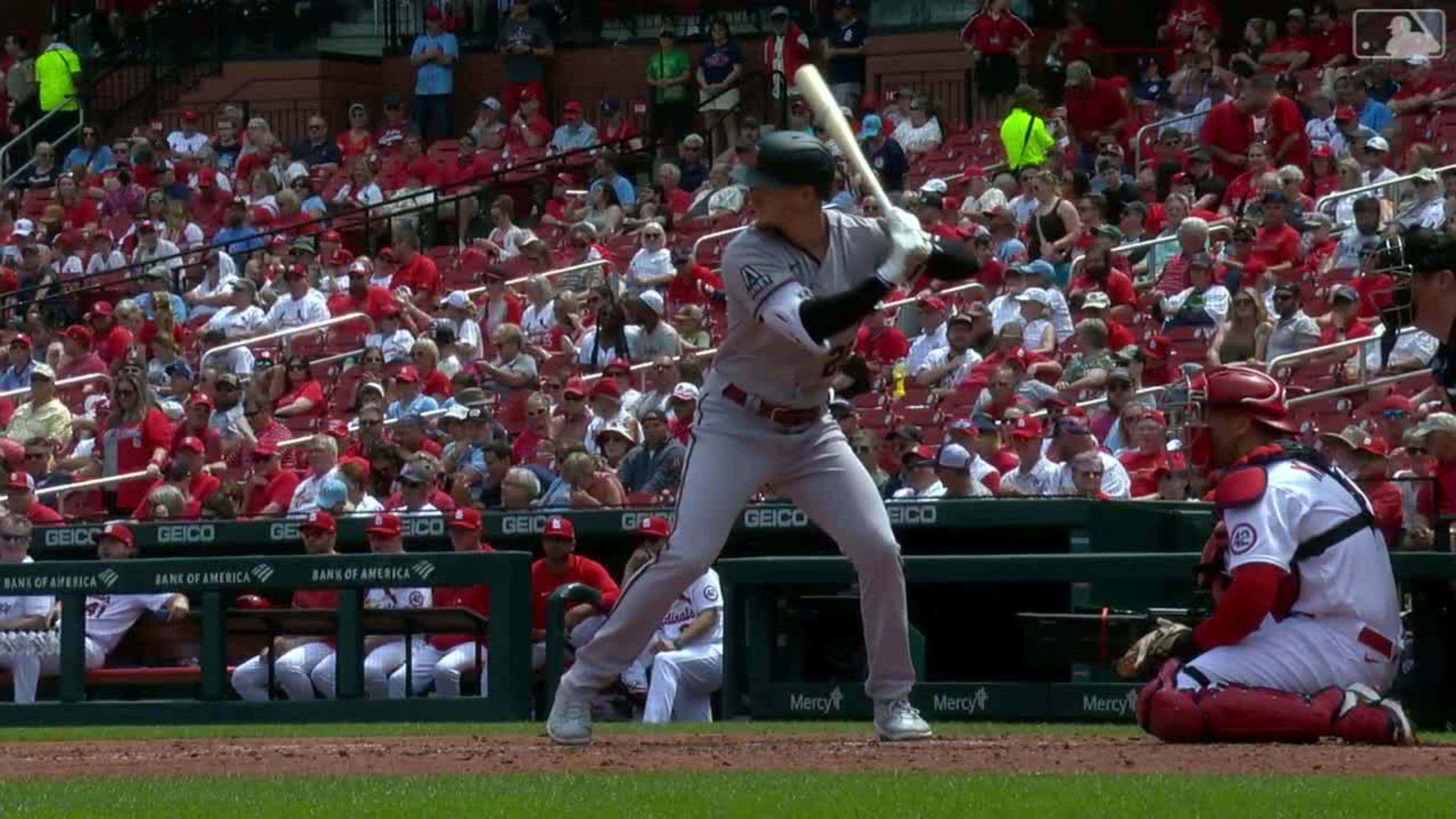 Madison Bumgarner goes off on Willson Contreras during at-bat