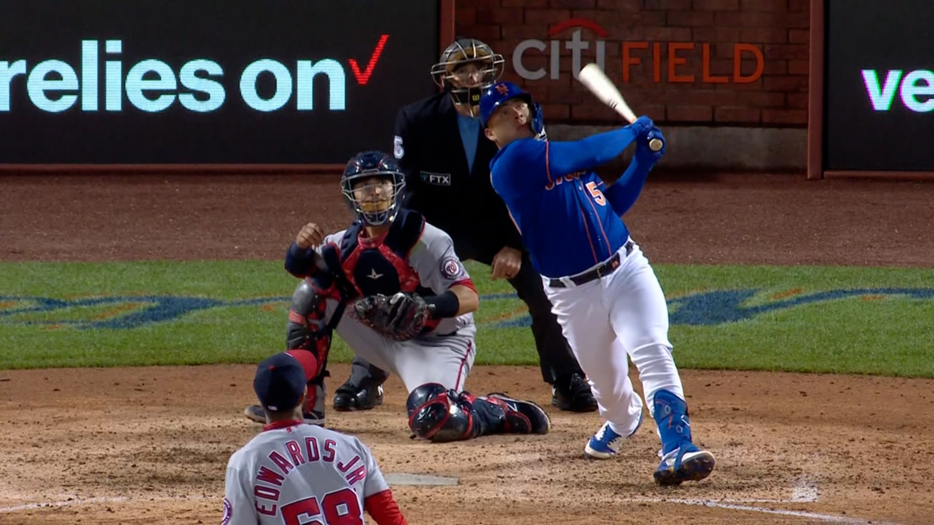 1er hit de Álvarez en MLB