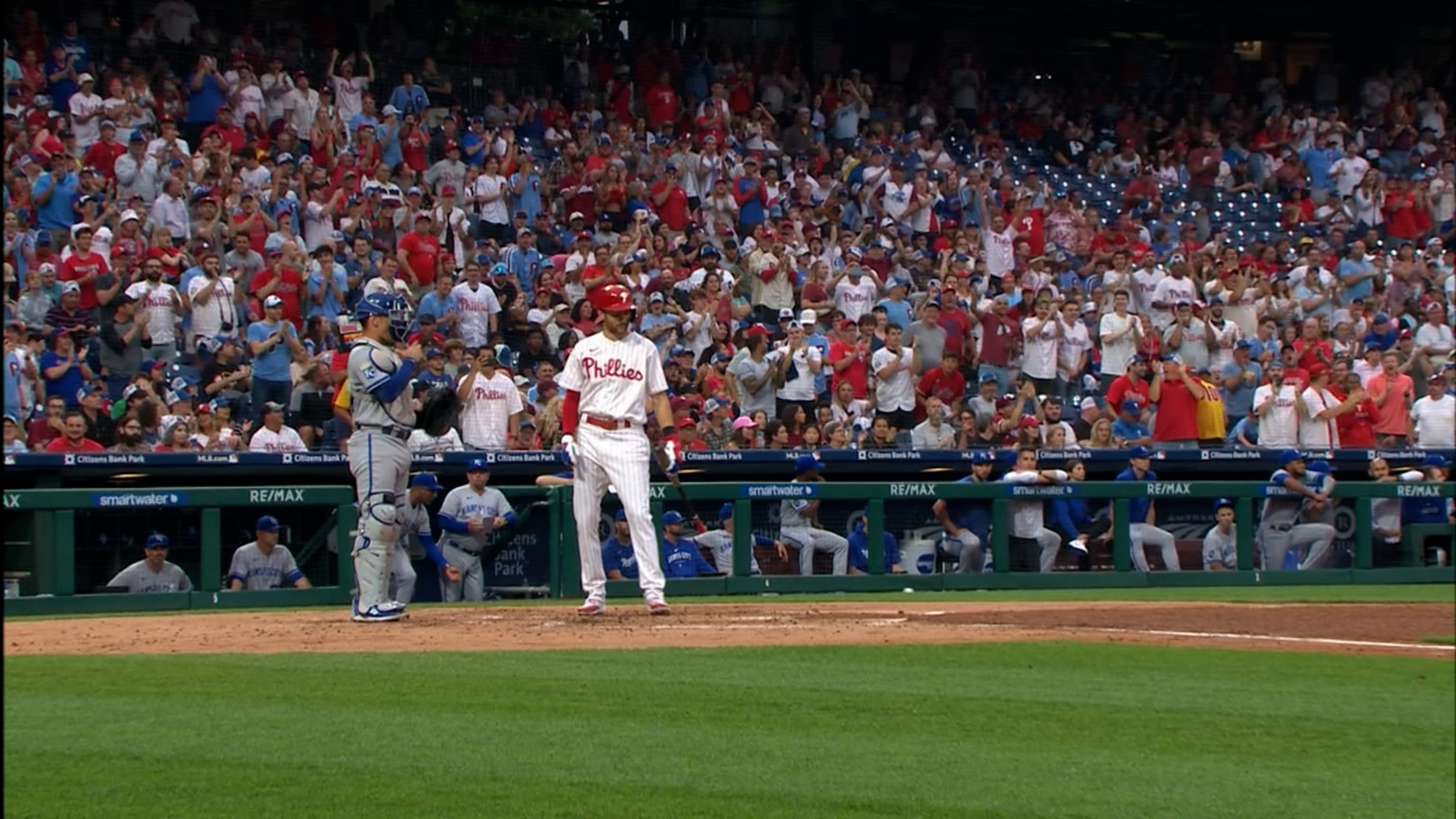 Hall homers, drives in 2, Phillies take series from Nats