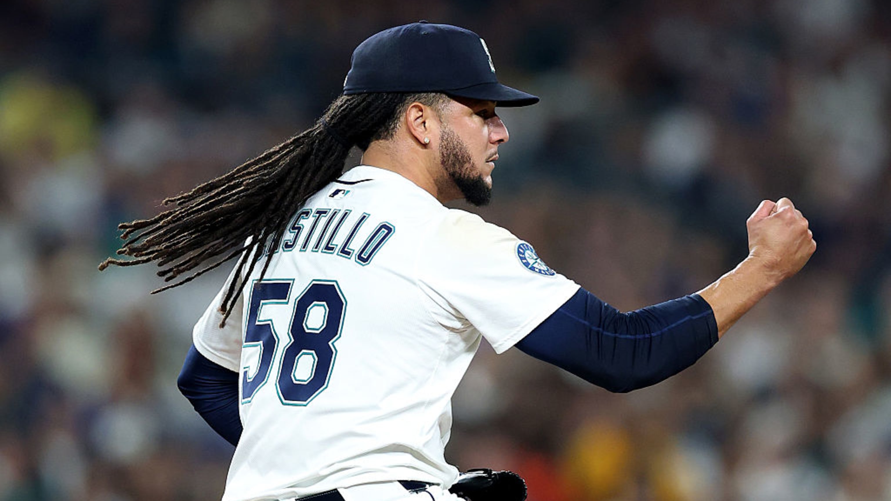 Luis Castillo strikes out 10 over 7 1/3 innings