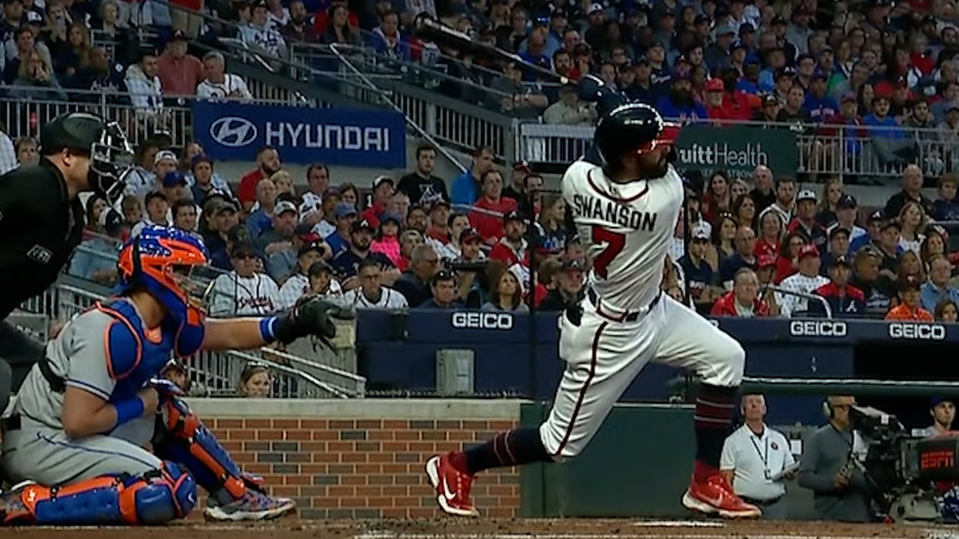 HR solitario de Dansby Swanson