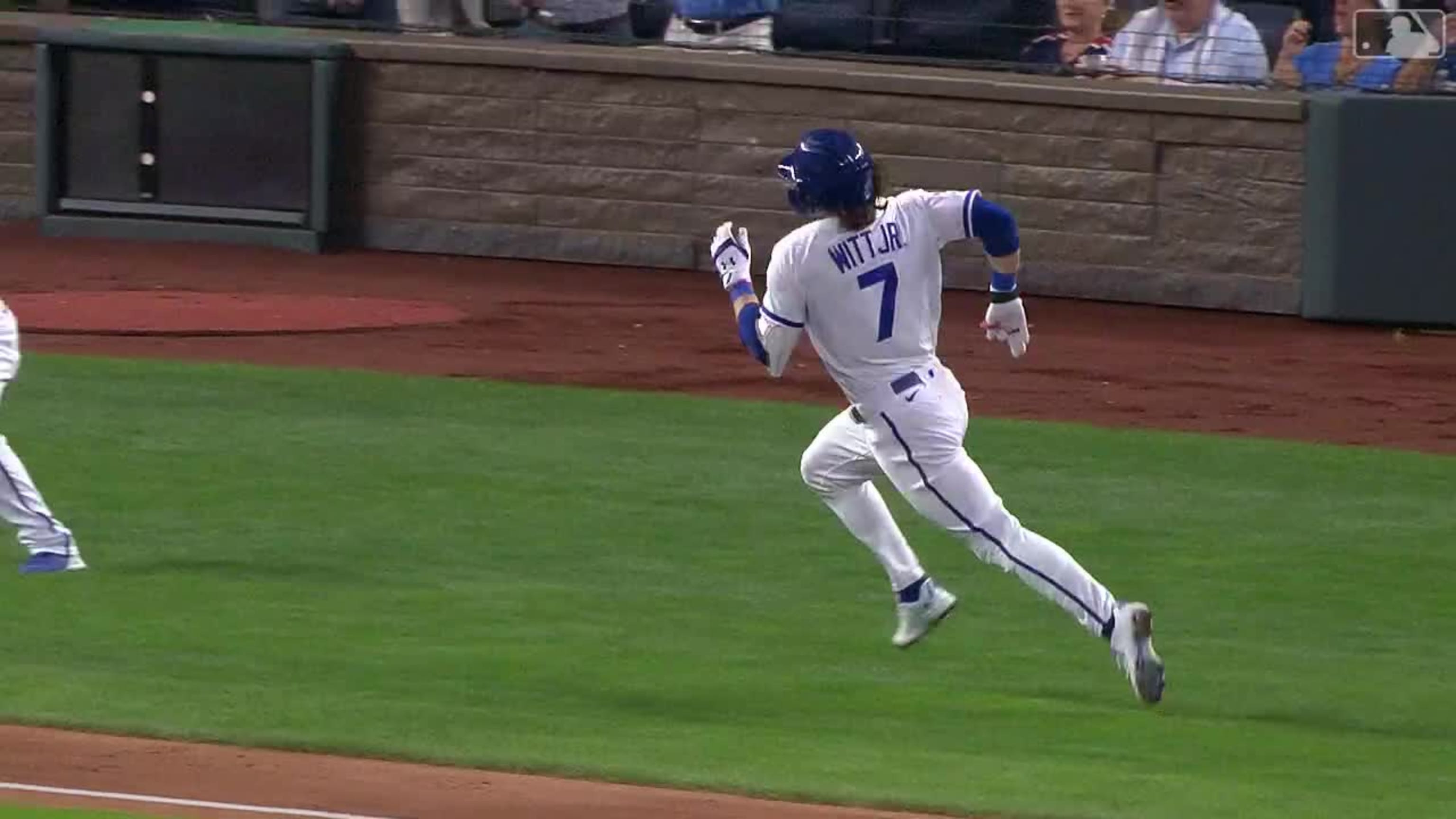 Royals star Witt Jr. flies around the bases for an inside-the-park