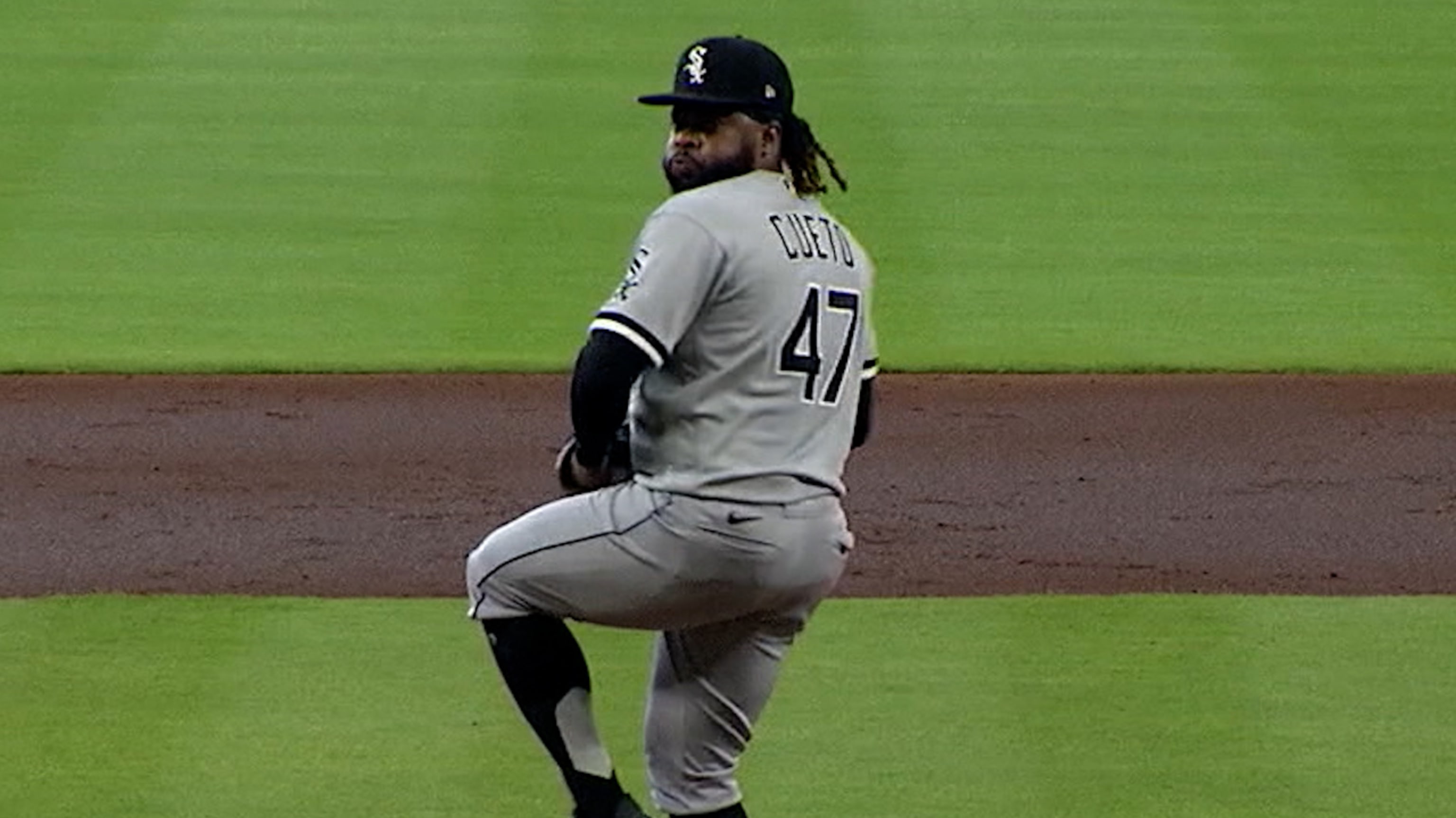 Johnny Cueto agrees to contract with Marlins