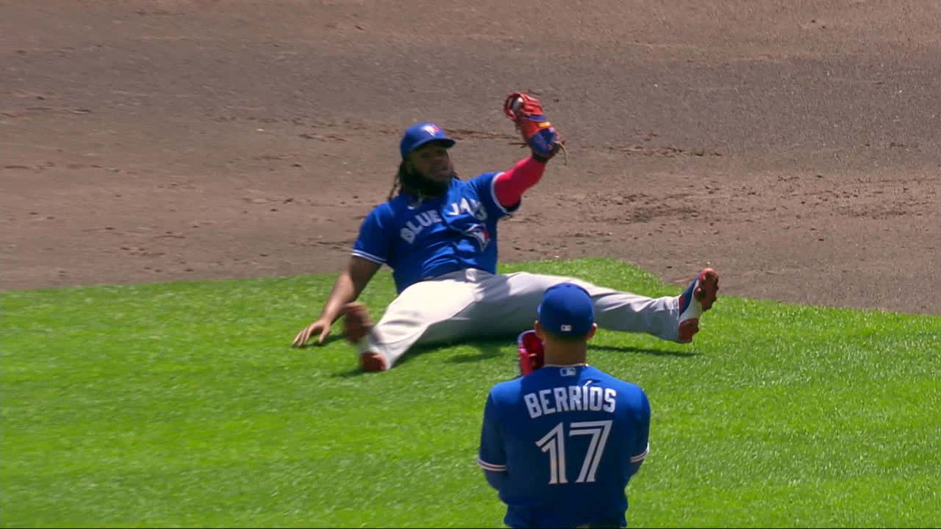Blue Jays beat Twins 3-0 on Berrios' pitching, Kirk's hitting