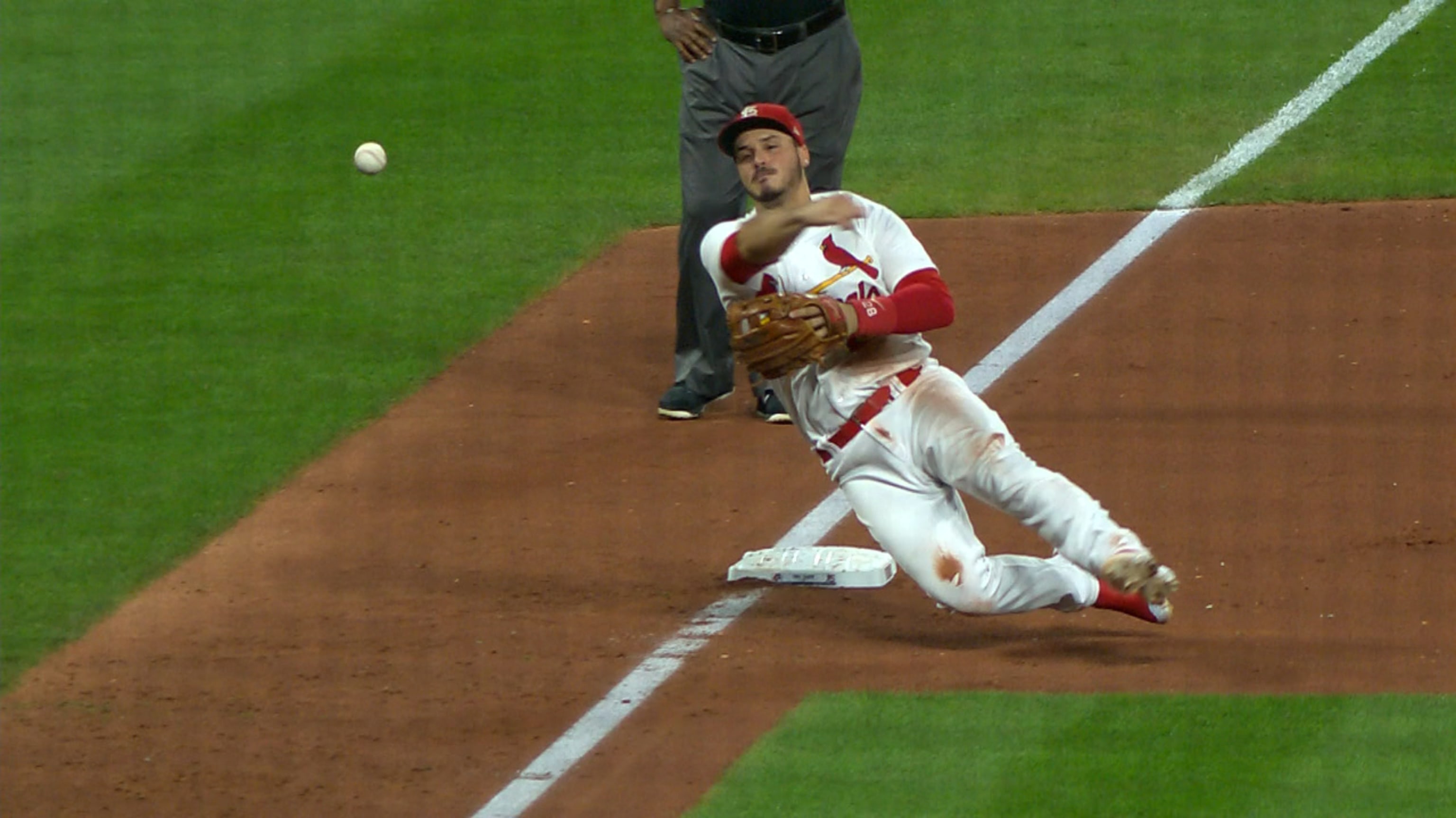 Arenado hace hábil out en home