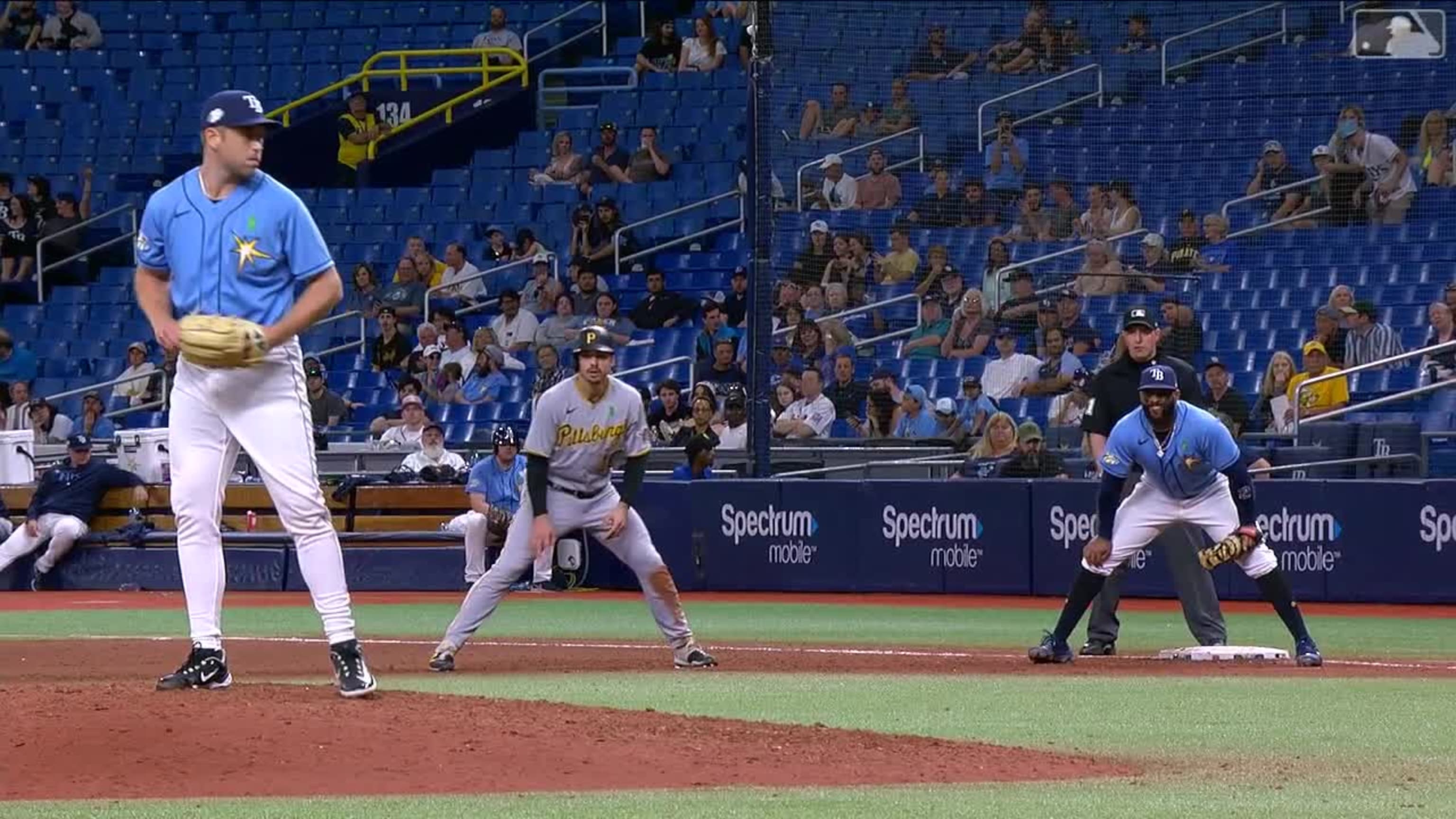 Ramirez homers as Rays beat Pirates in matchup of top teams