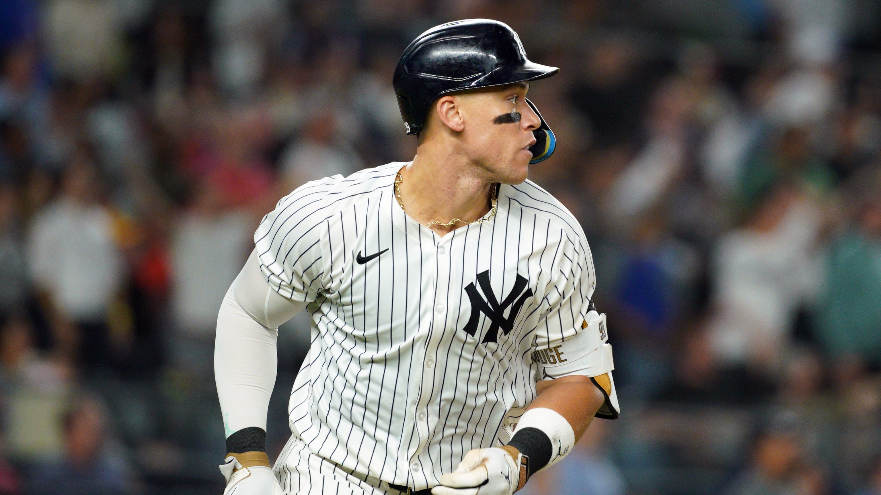 Aaron Judge belts a homer in FIVE straight games