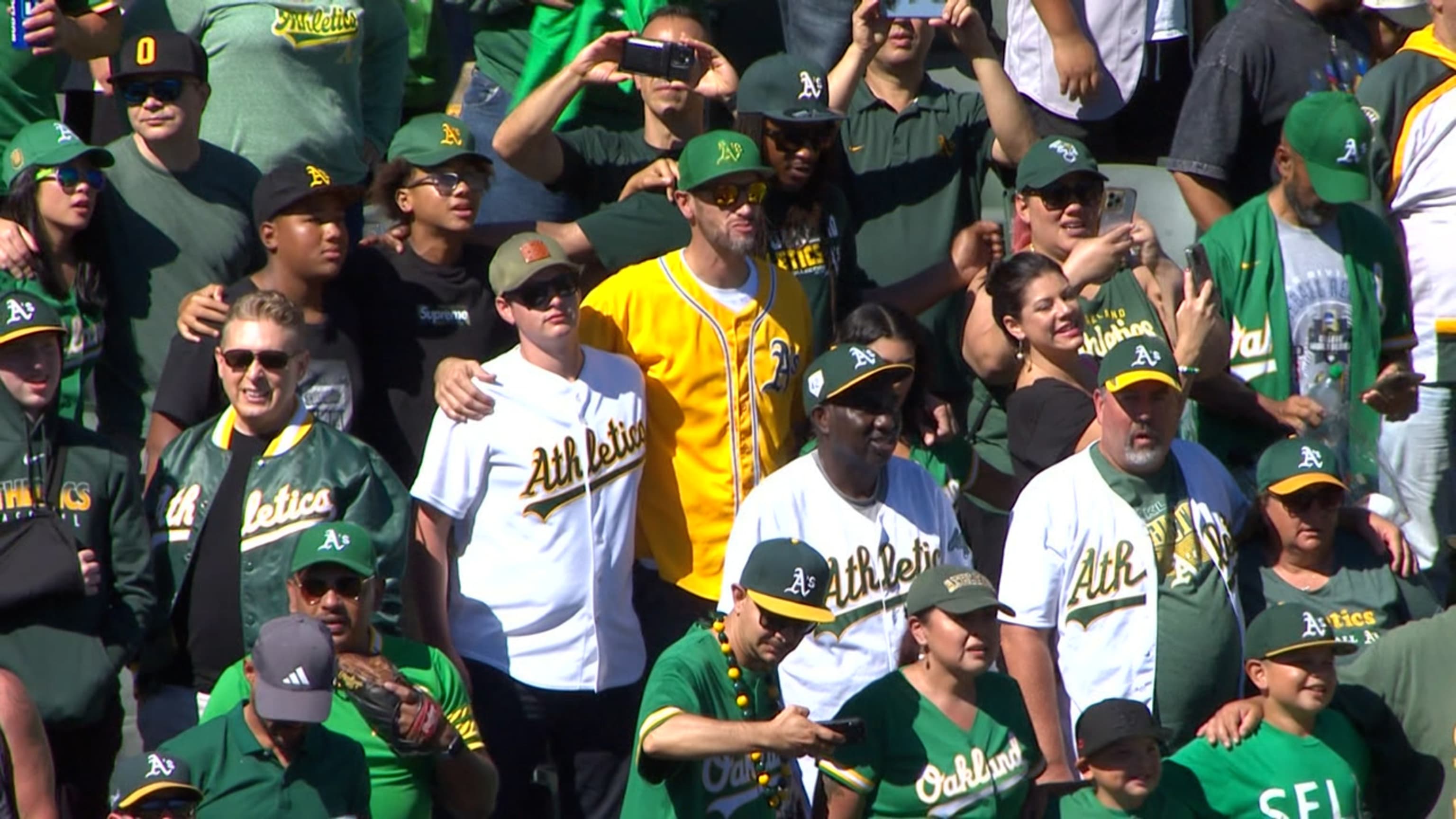 Último tramo de la 7ma entrada en el Oakland Coliseum
