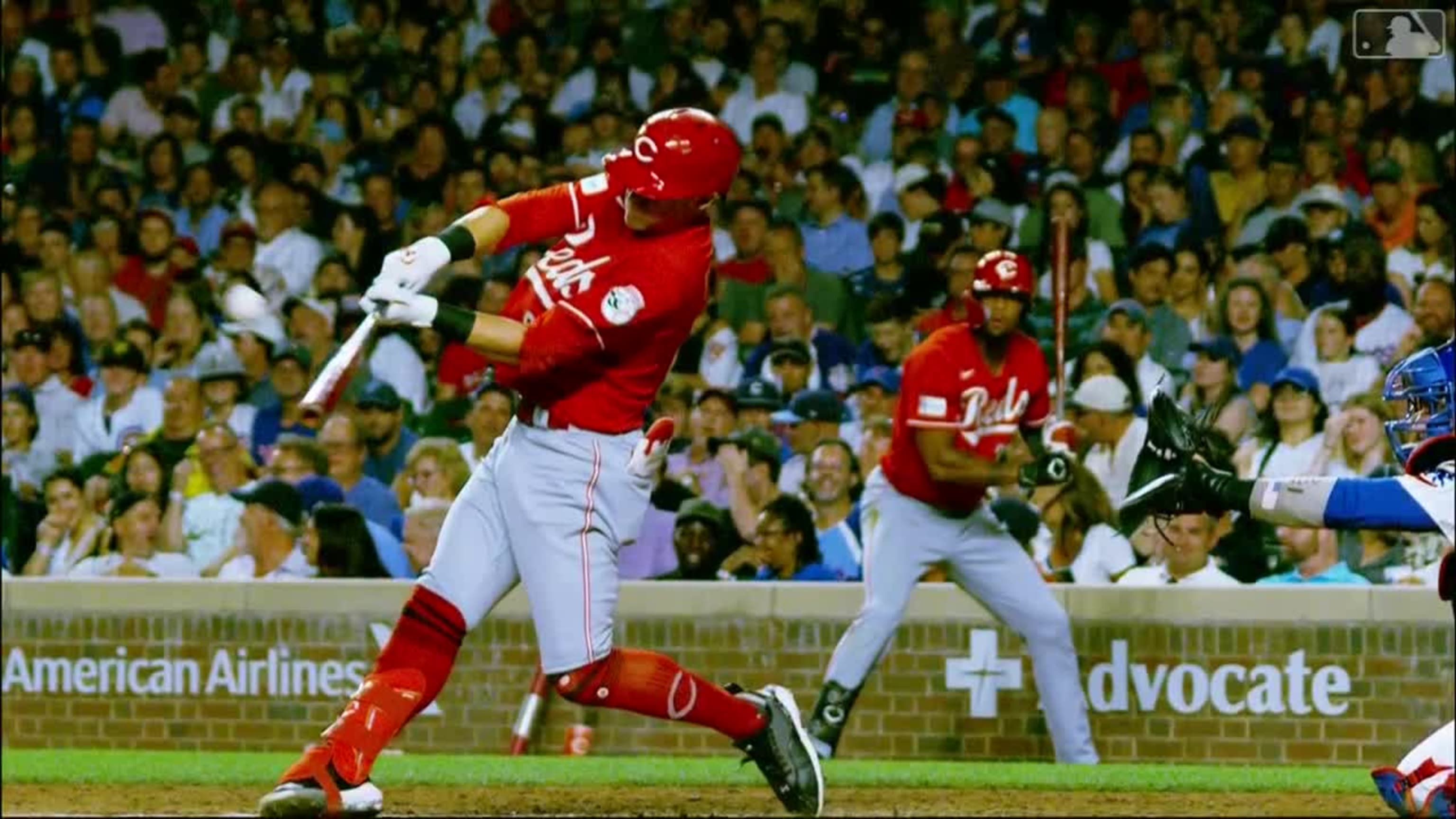 Votto extends power surge, Reds roll past Cubs 8-2