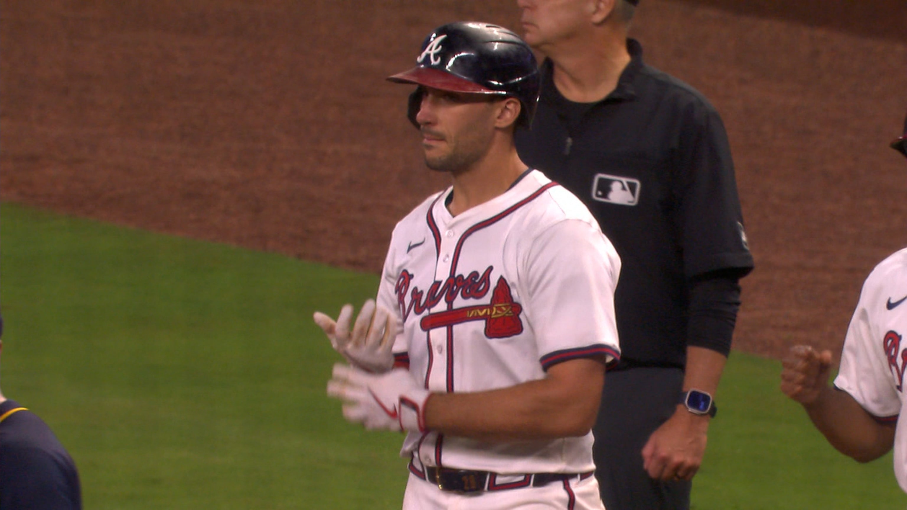 Matt Olson singles in the 7th