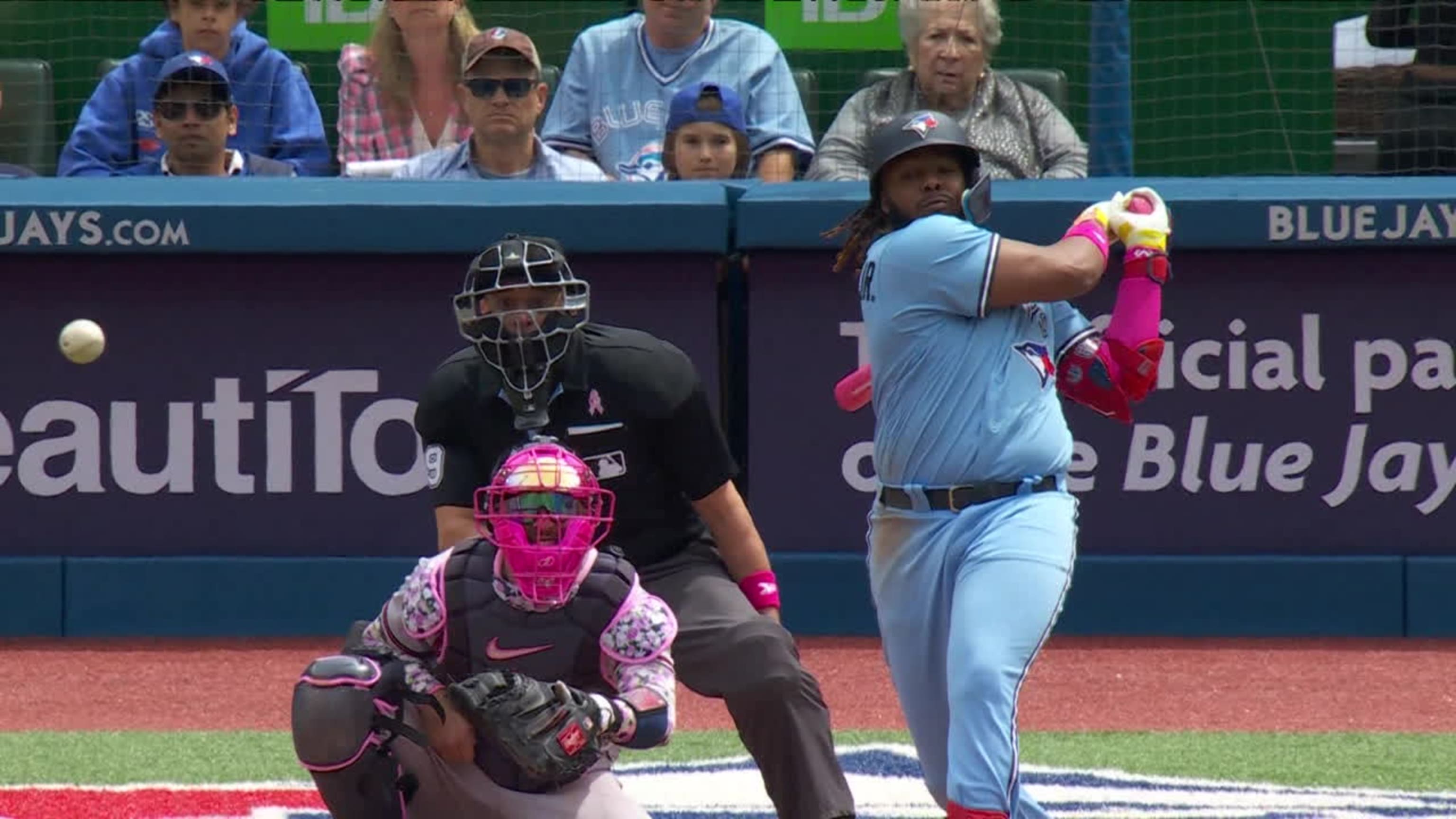 Big league sluggers turn pink for mom