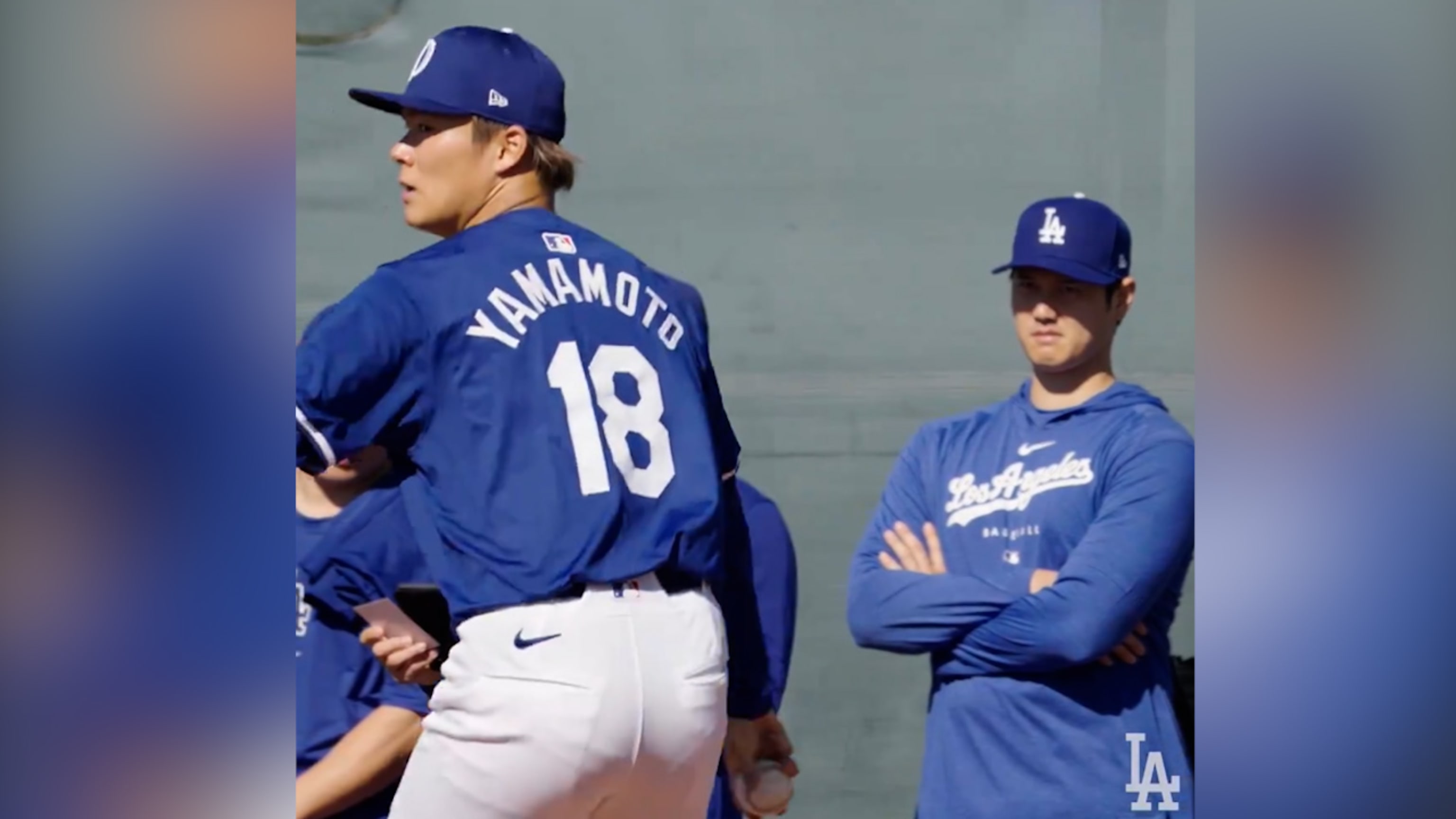 Ohtani reacts to Yamamoto pitching