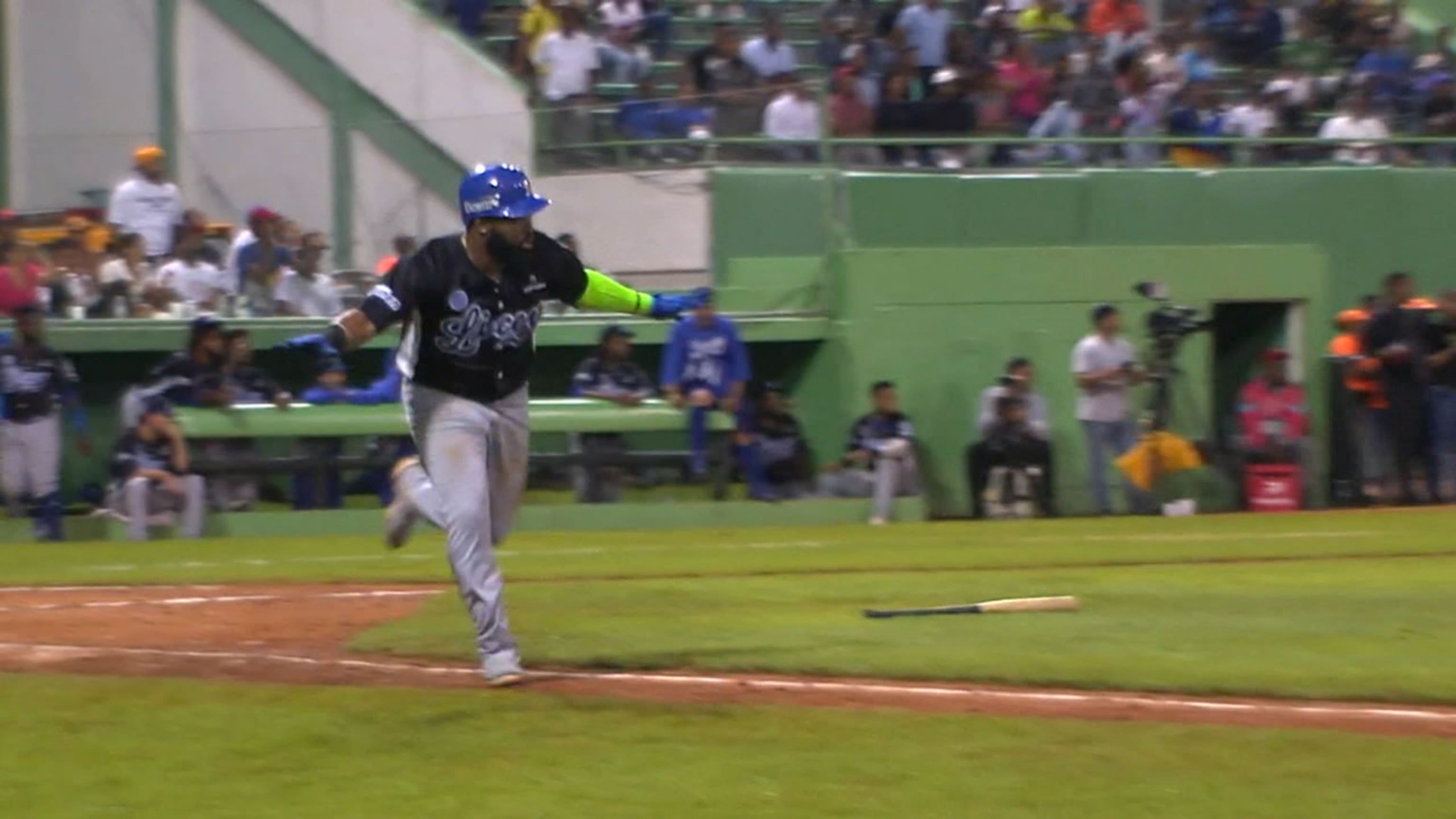 Yeison Asencio dispara 3 hits