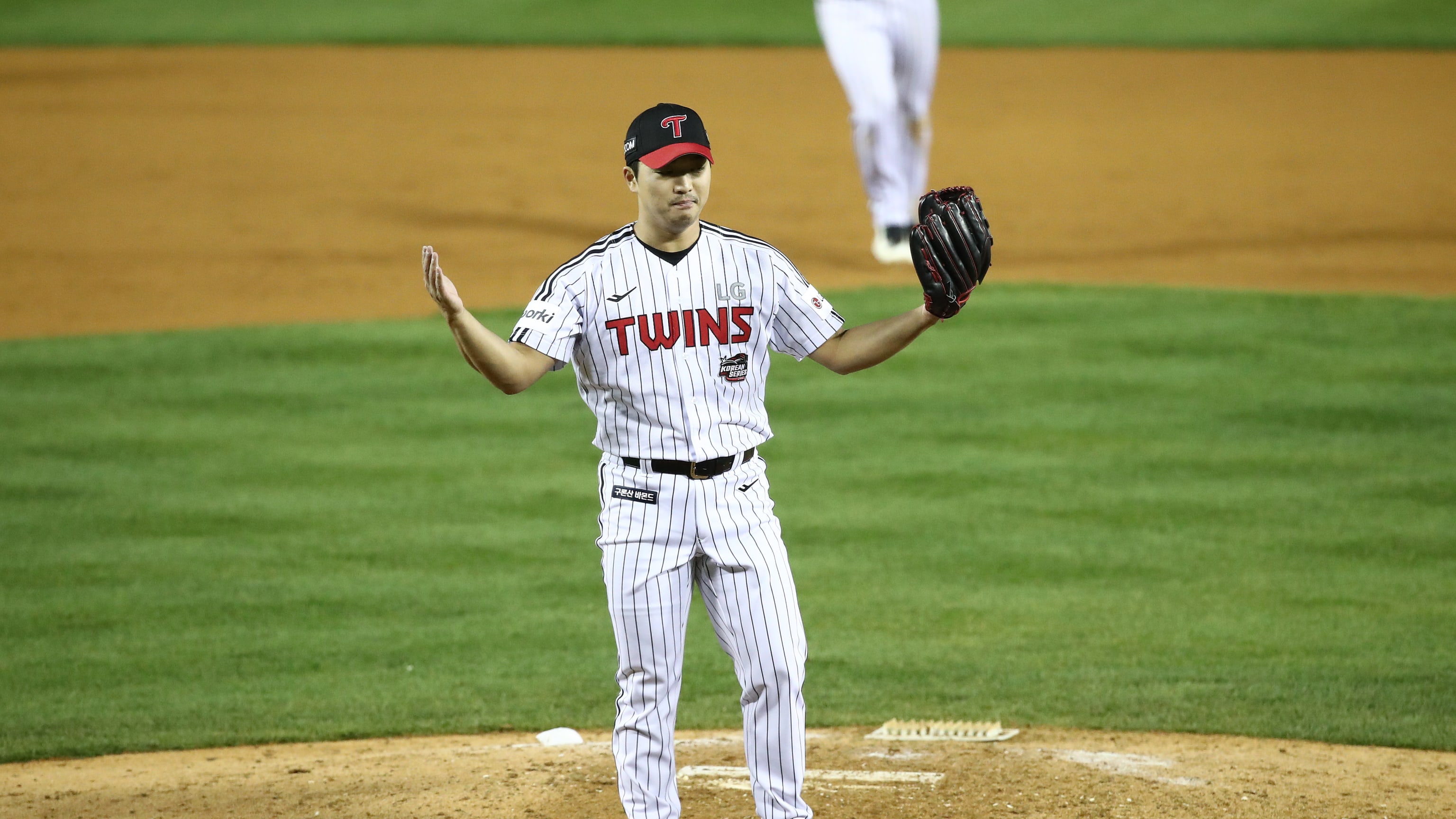 Woo-Suk Go signs deal with Padres