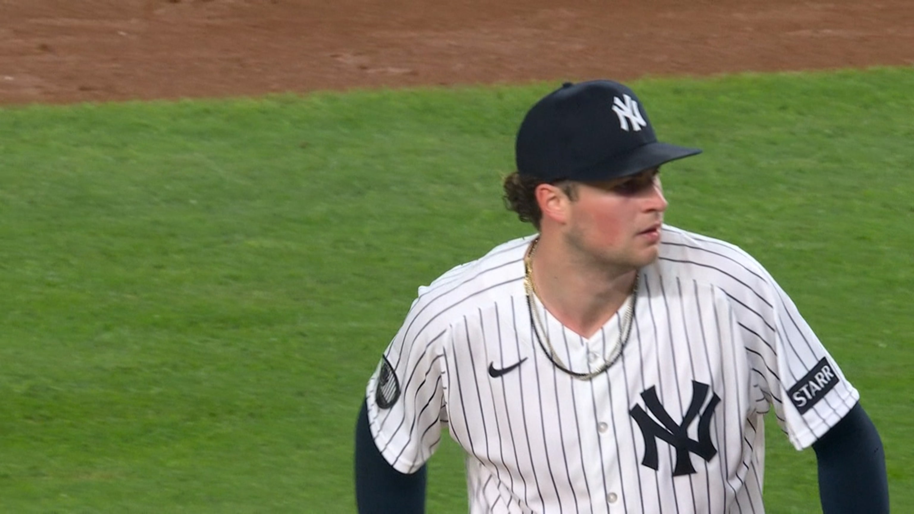 Cam Schlittler brilla con cinco ponches