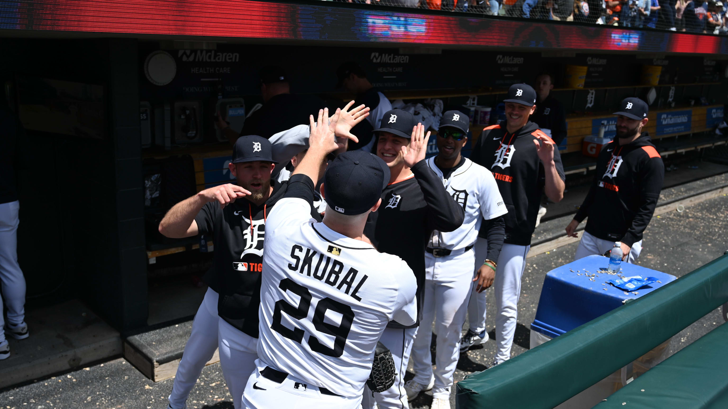 タイガースのスクーバル、歴史に残る初完封