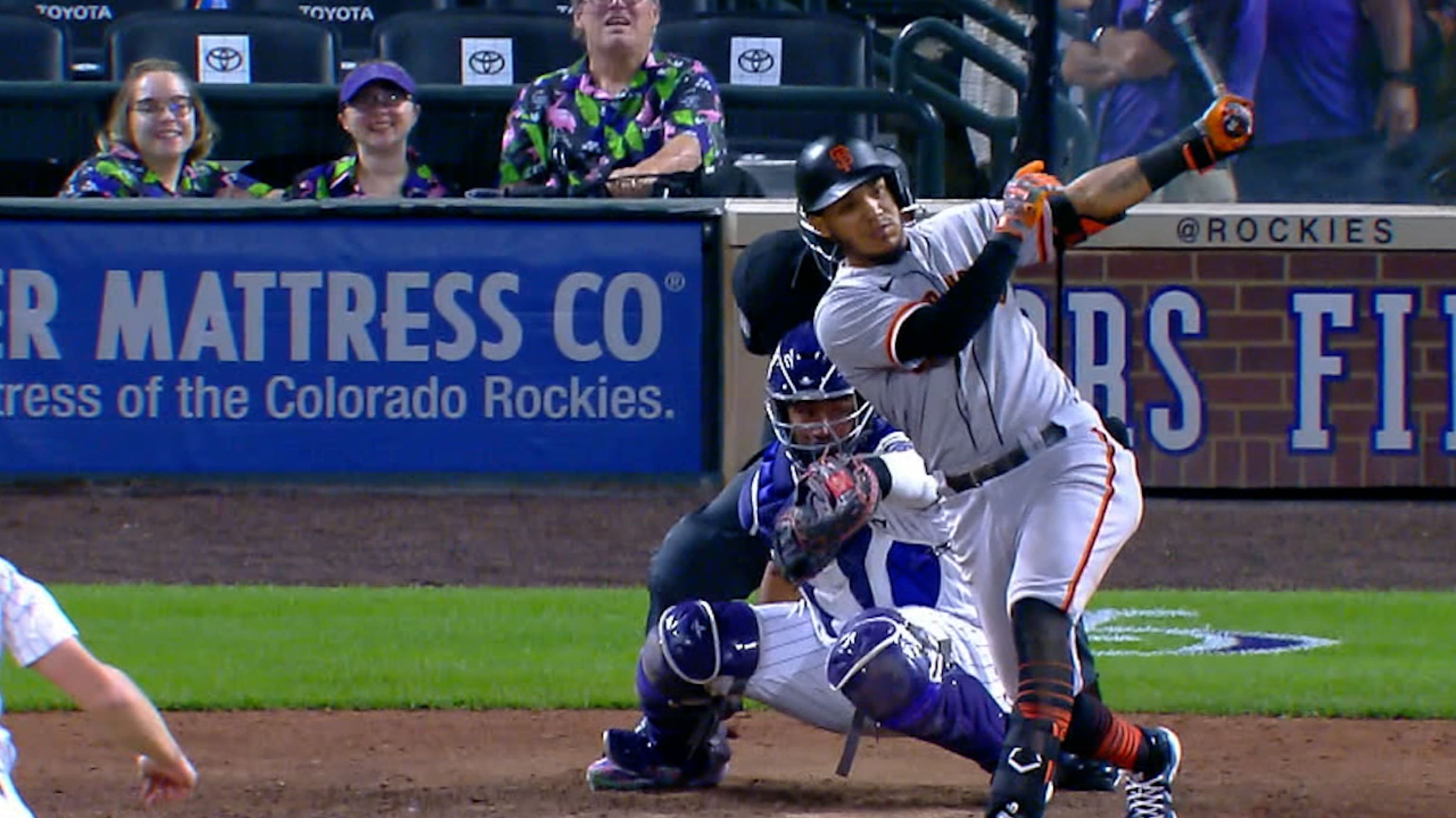 Gigantes vienen de atrás y ganan