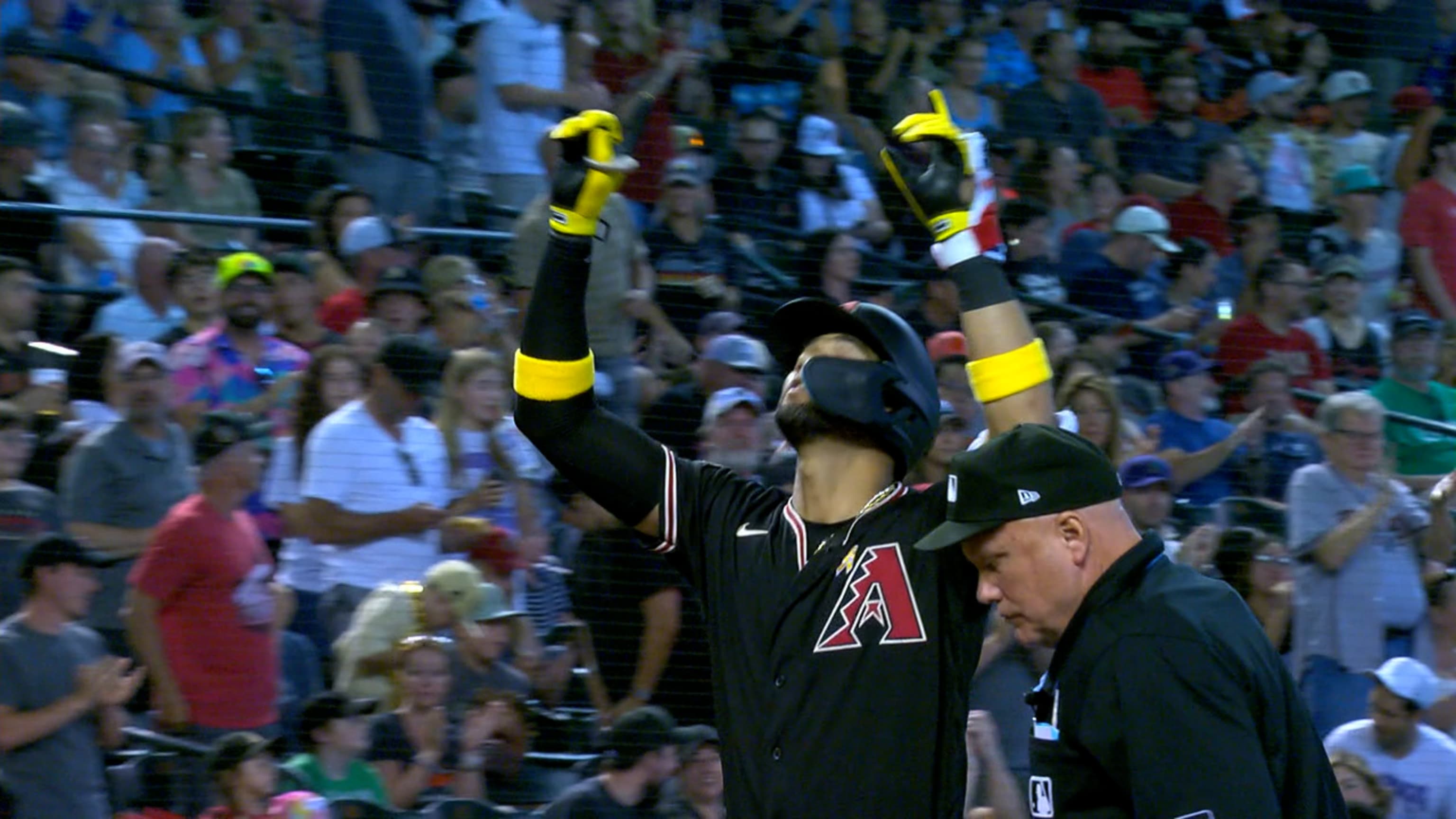 Arizona Diamondbacks - Fans collect their D-backs Beat L.A. T