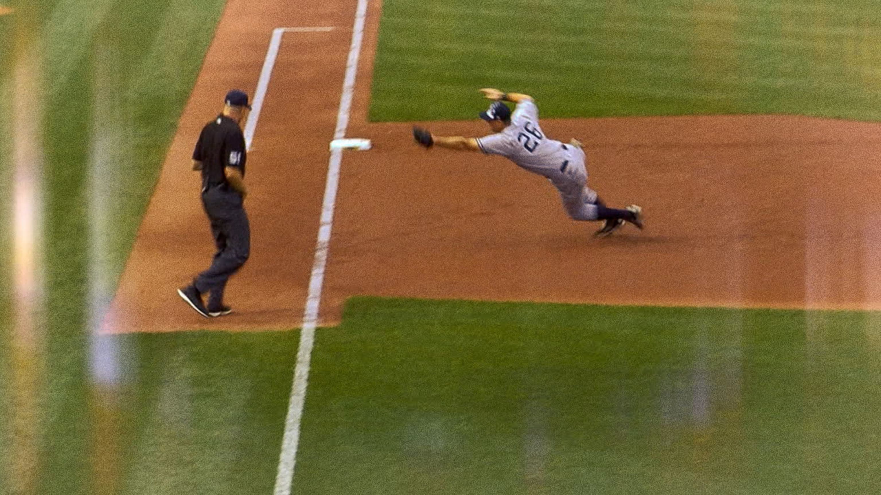 Corpus Christi native Jose Trevino wins first Gold Glove award