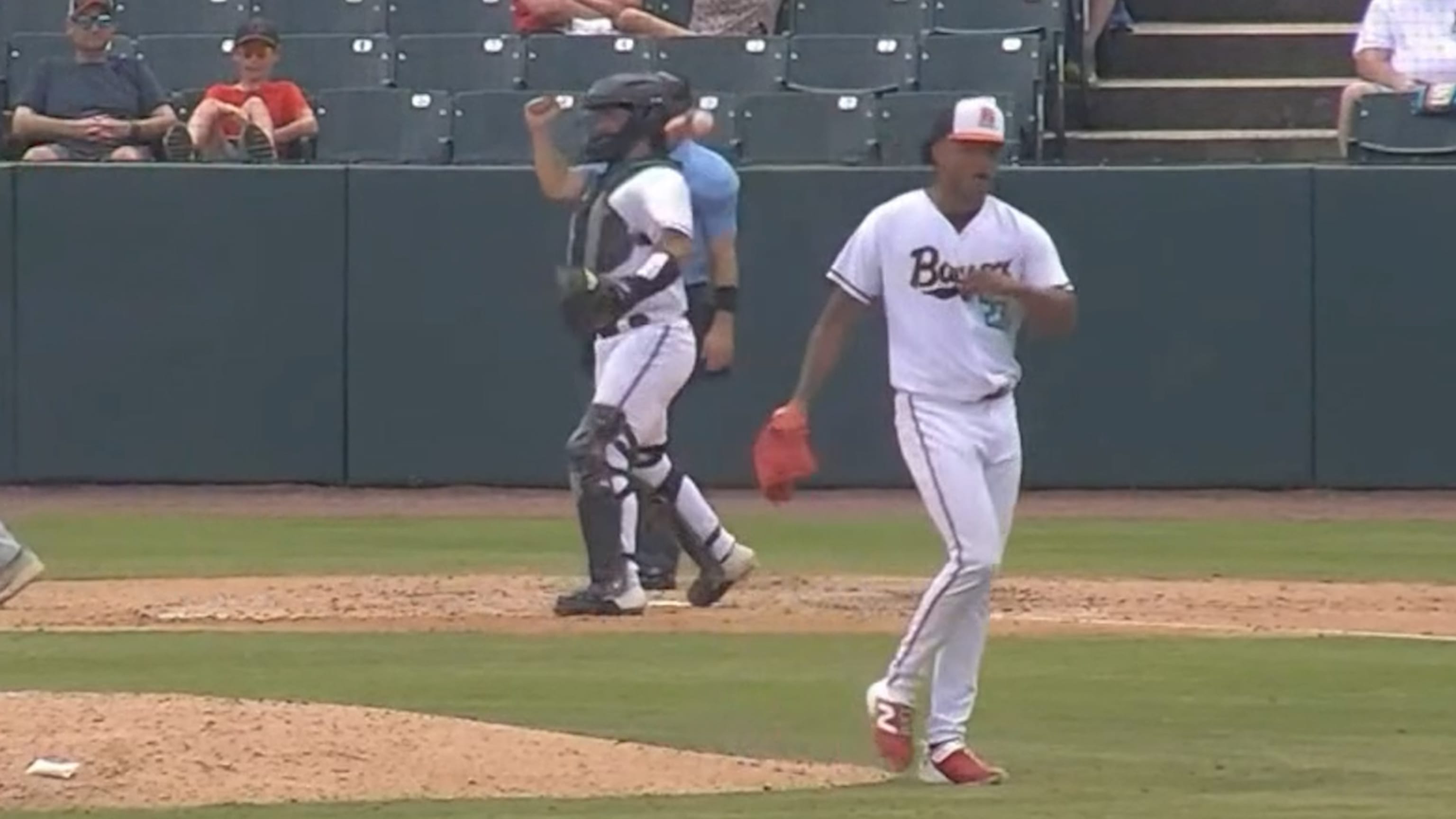 Luis De León's nine strikeouts