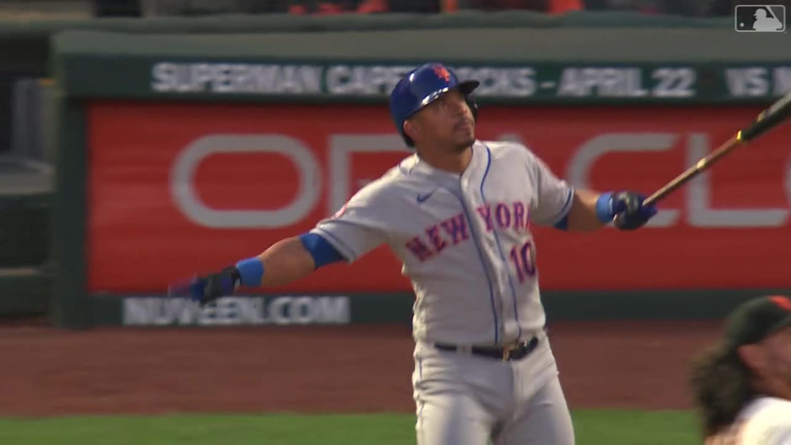 Pete Alonso hits a 2-run homer as the Mets beat the Giants 8-4 for their  1st series win in a month