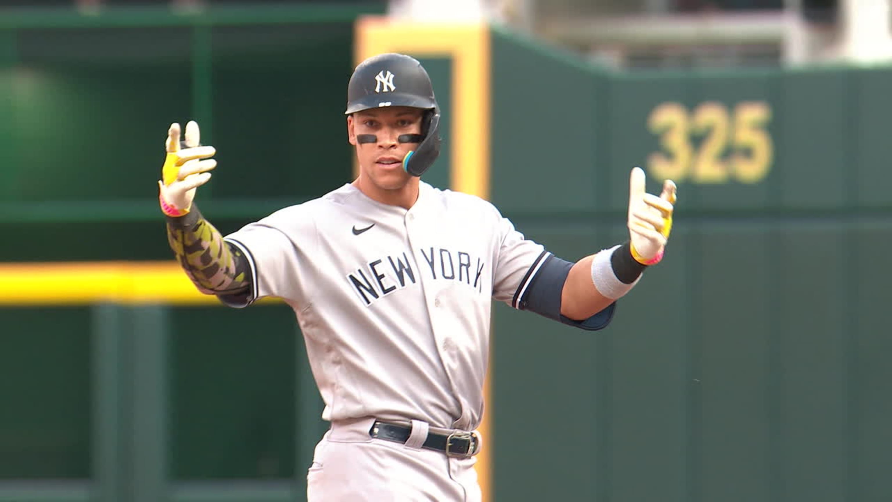 Aaron Judge batea de 4-4