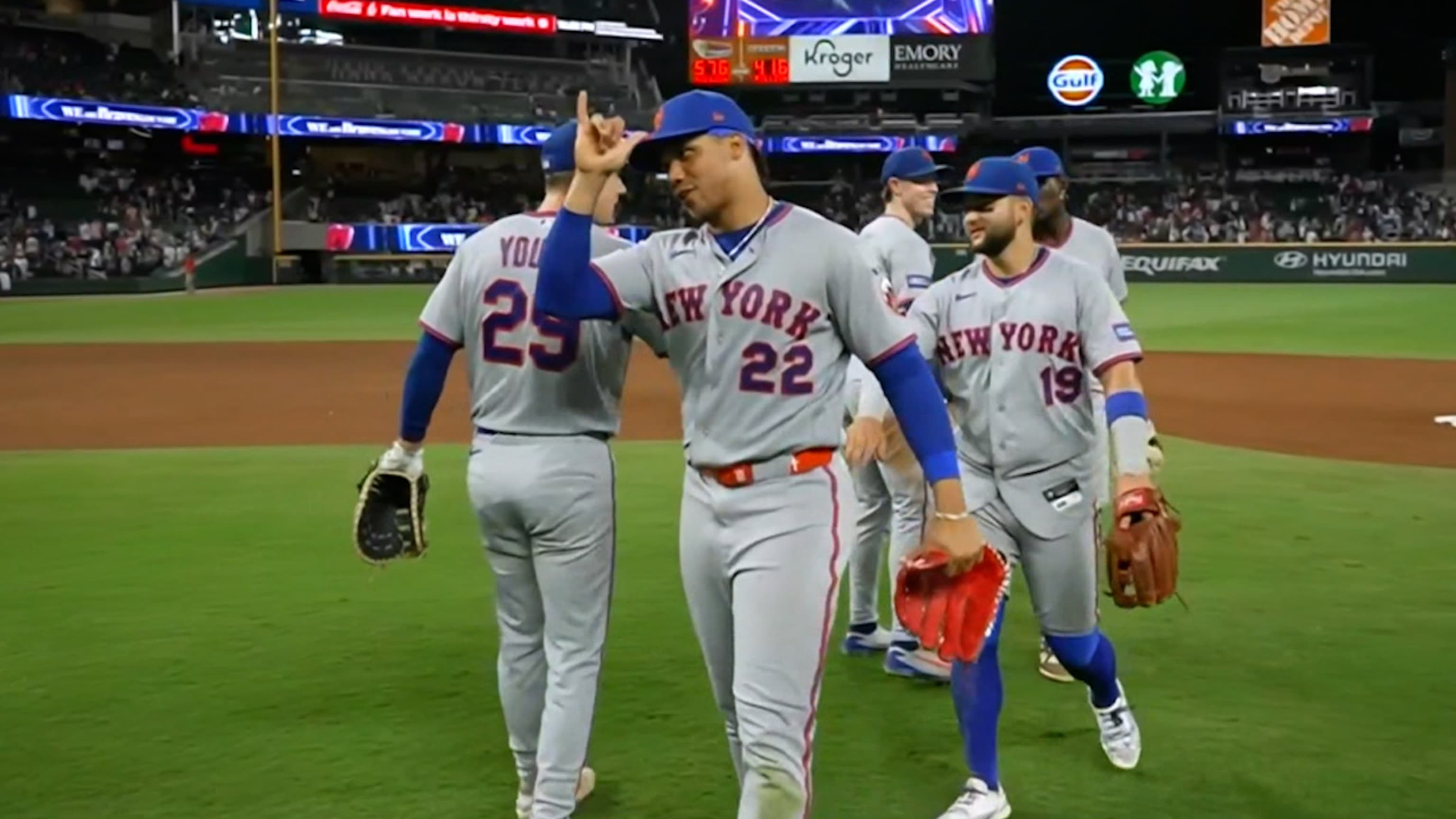 Luke Weaver logra su 1er salvamento del año