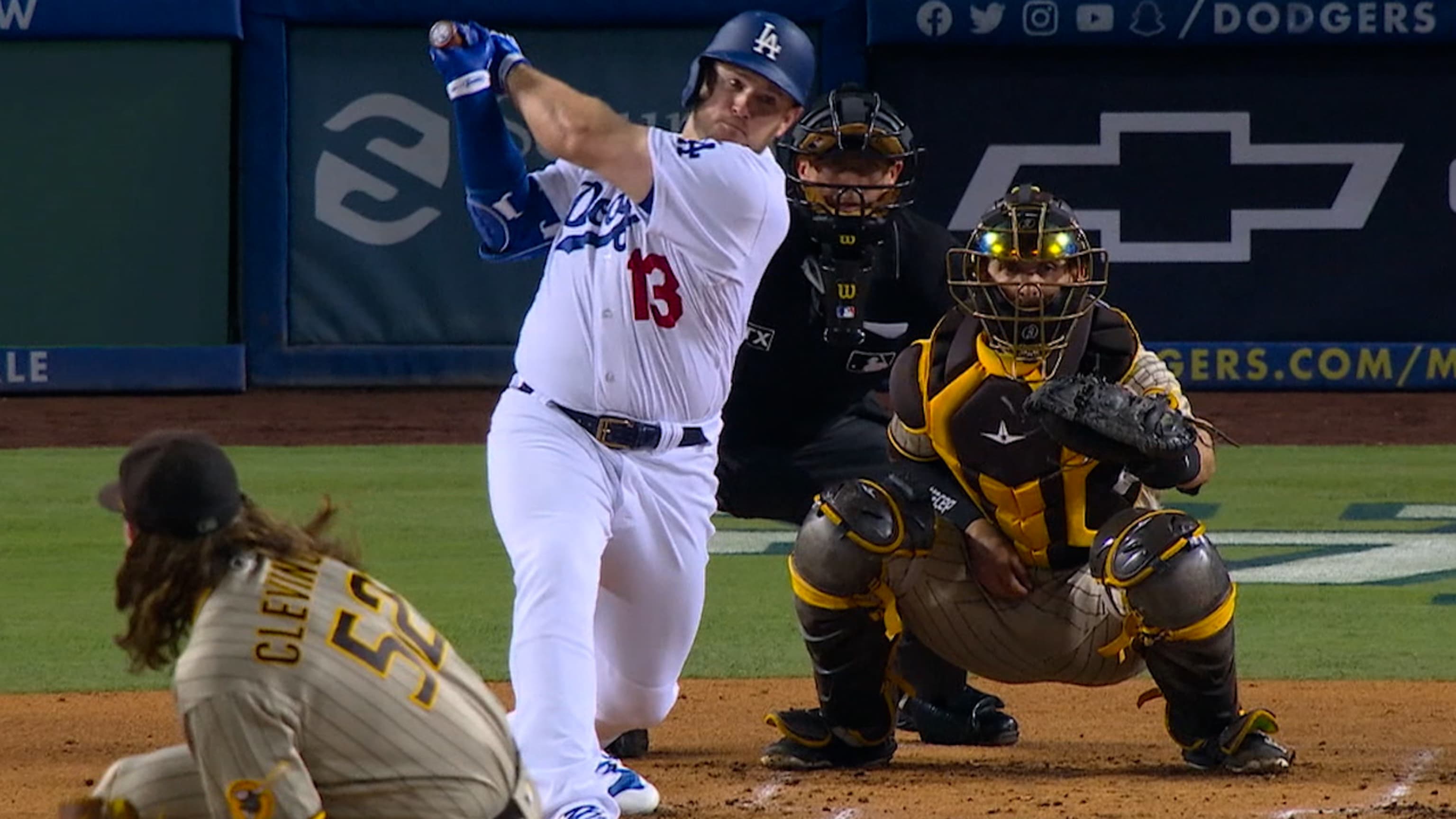 Max Muncy's RBI single to left