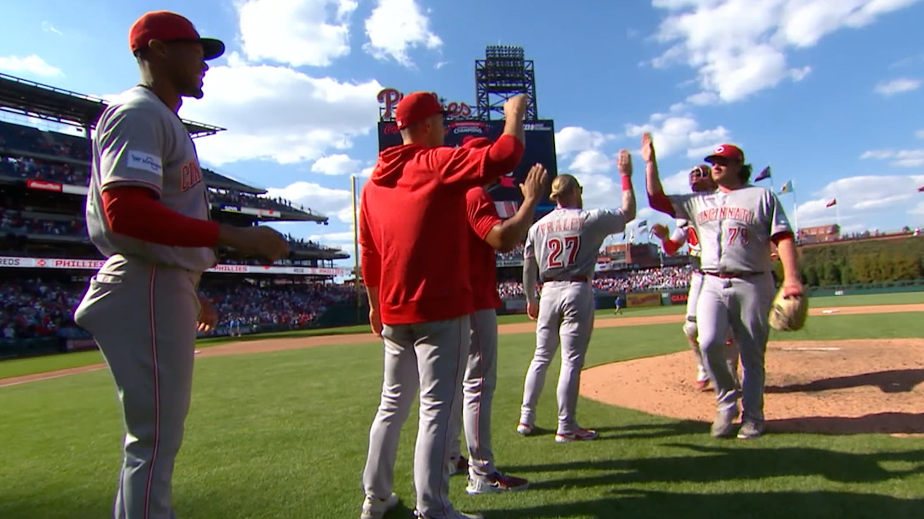 Fraley homers twice, hits tiebreaking shot in 9th as Reds beat Marlins 7-4  to spoil Pérez's debut