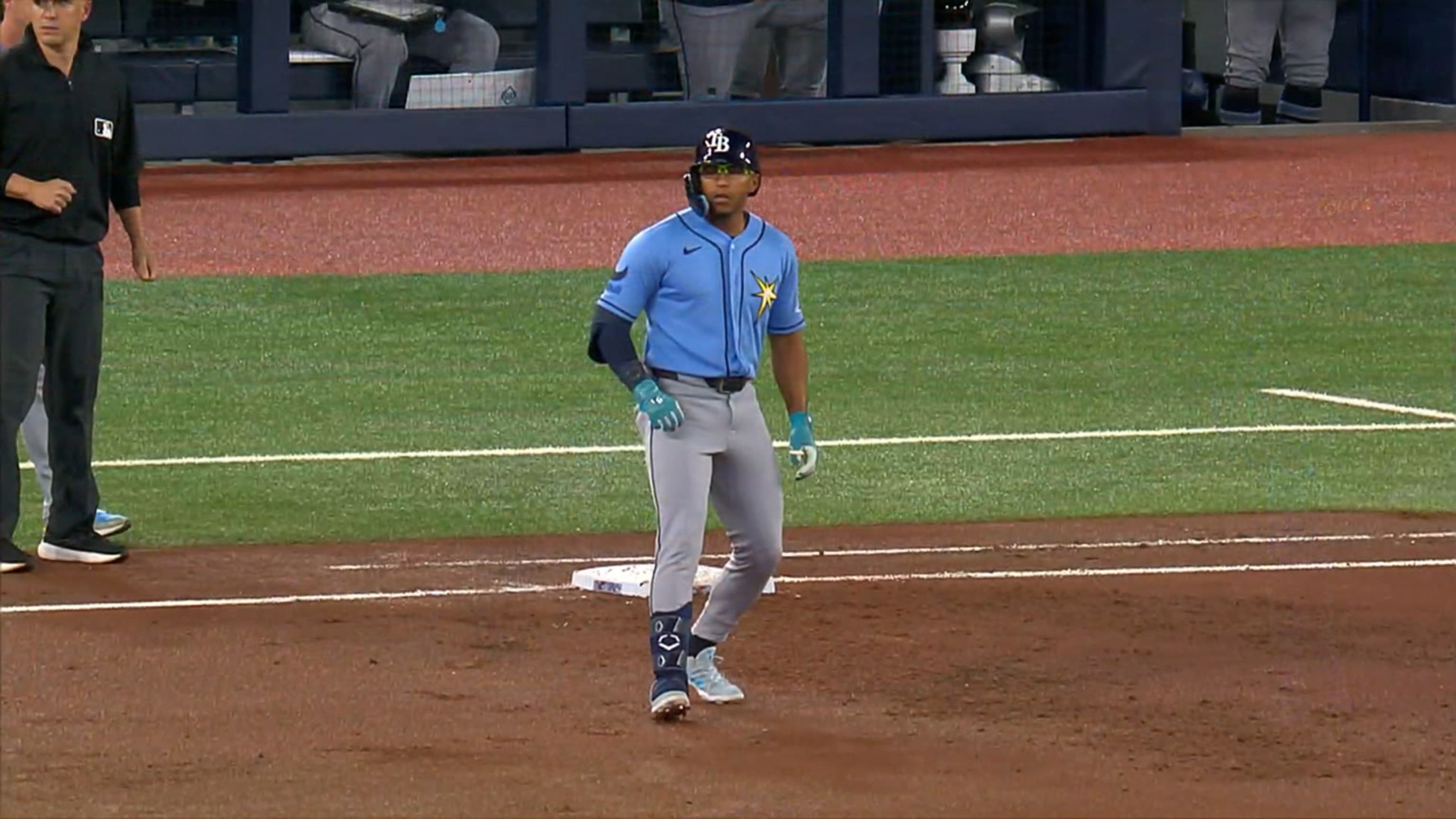Richie Palacios produce dos con sencillo