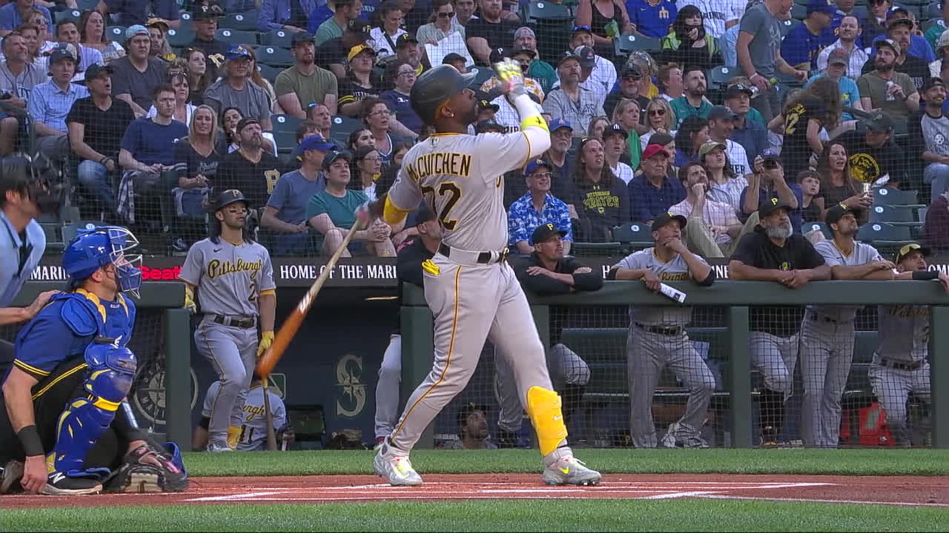 McCutchen abre el juego con HR