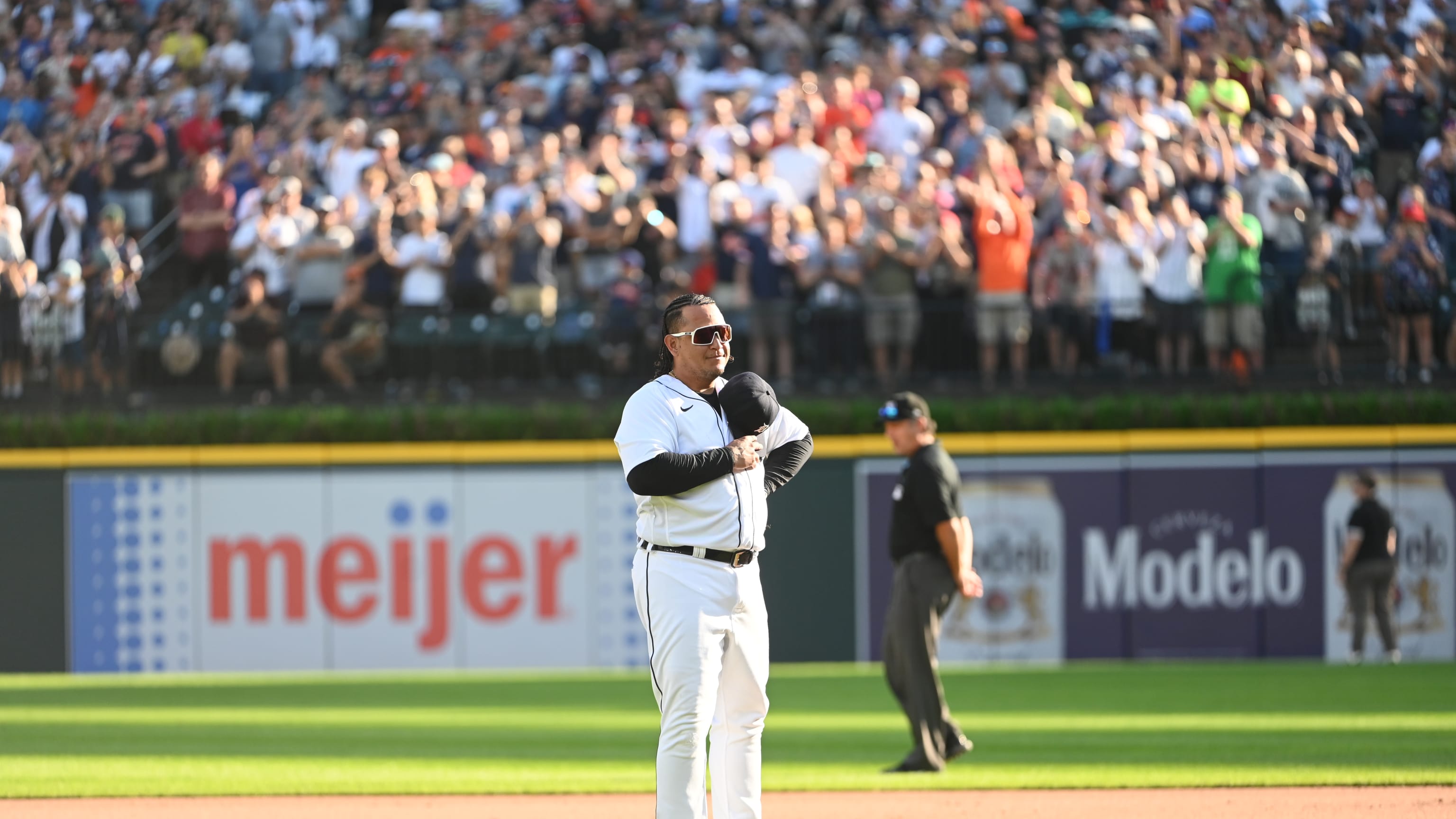 Rod Wave, neighborhood, Detroit Tigers, jersey, baseball game