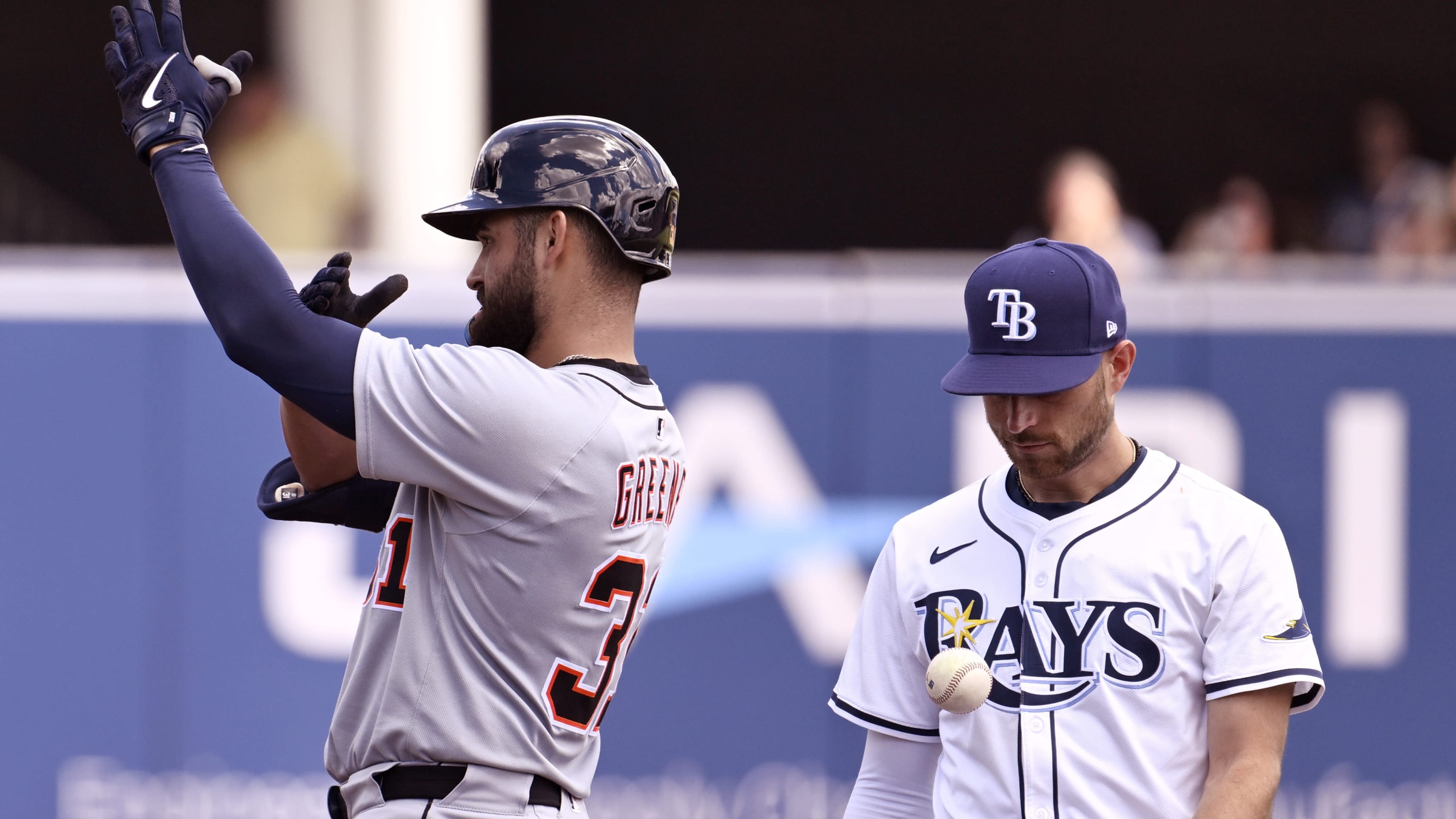 Riley Greene da 3 hits, brilla con el guante