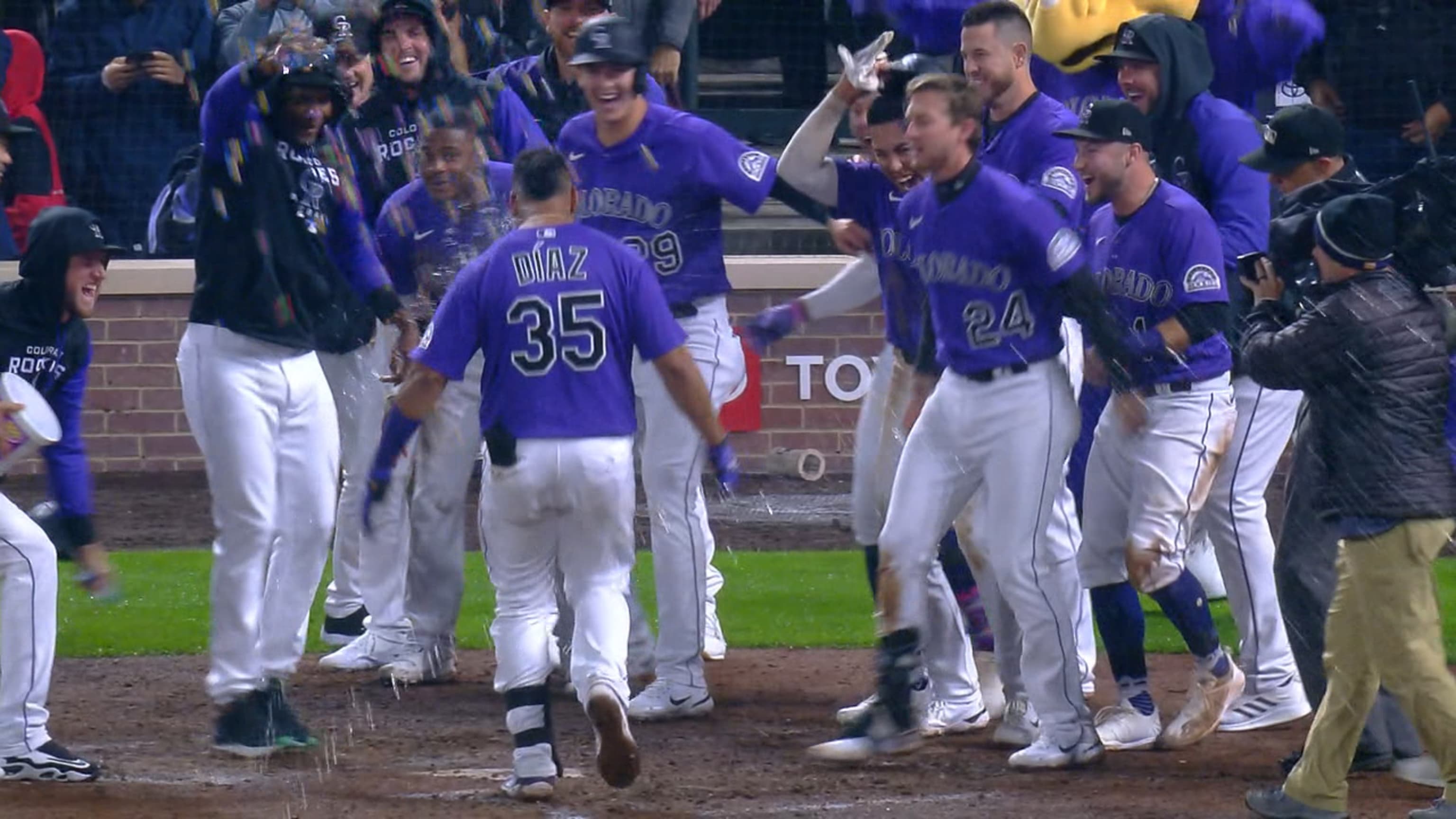 Story hits 3-run homer in 7th, Rockies hold off Cards