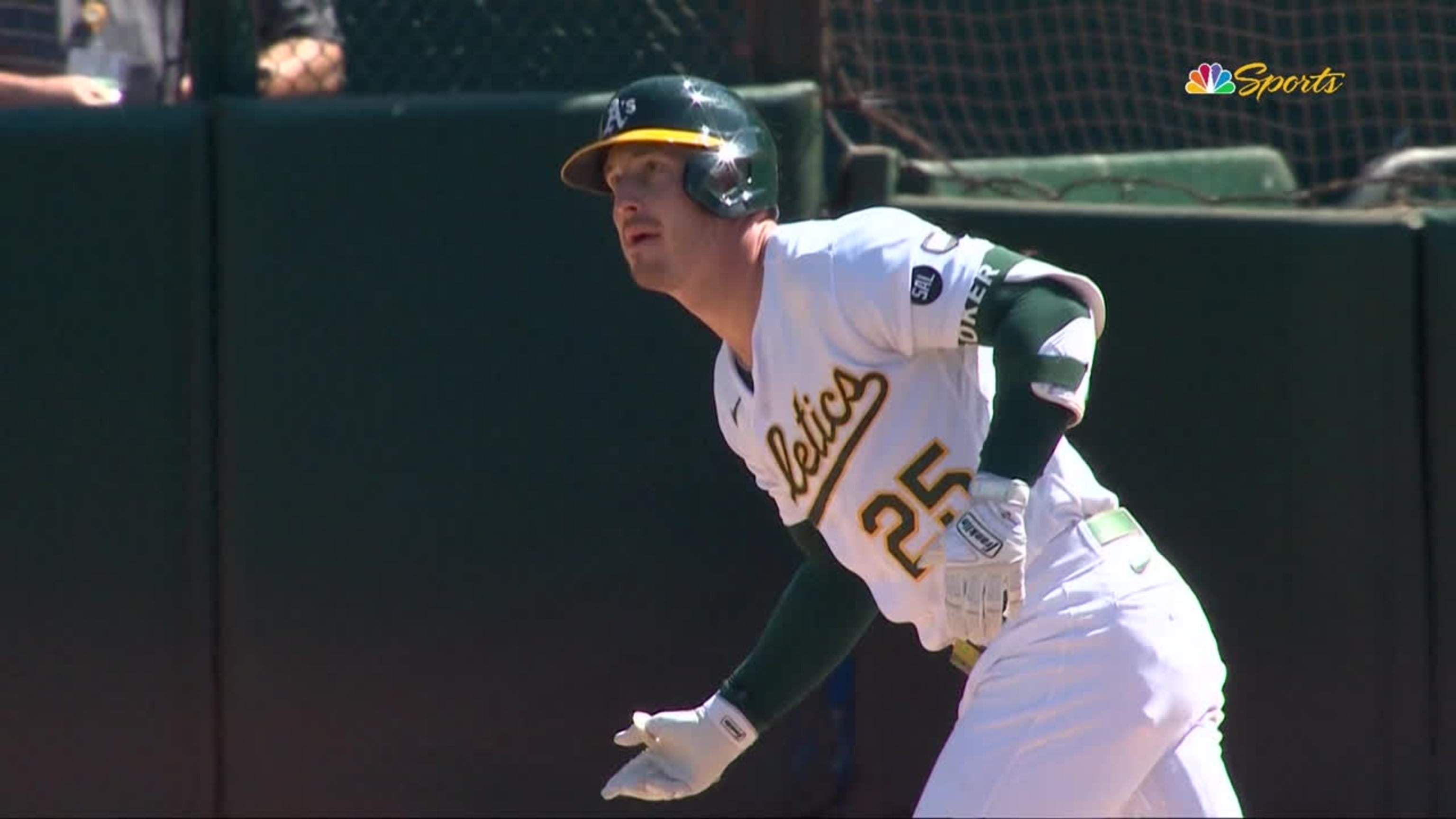 Rooker produce 2 con jonrón