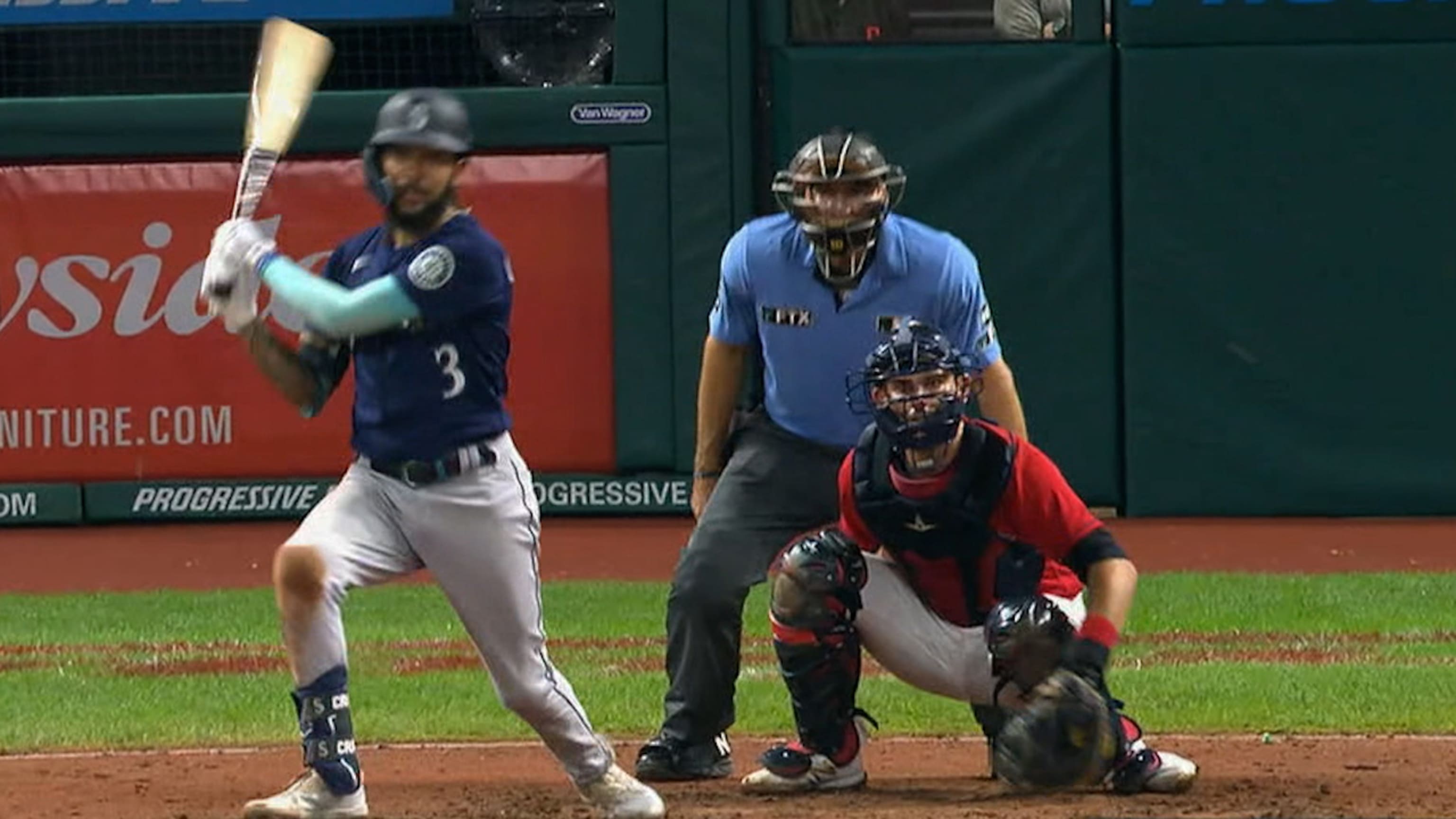 Rodríguez HR again, 3-run shot in 7th, Mariners sweep Texas