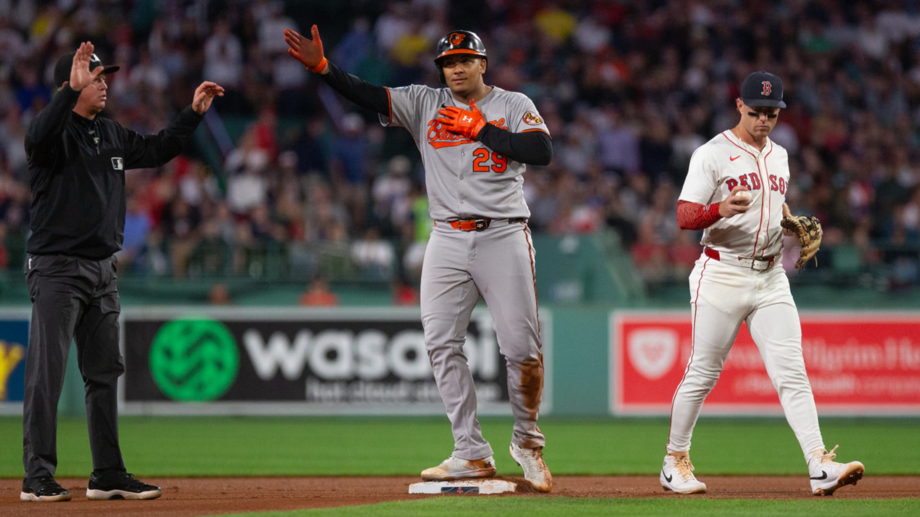 Samuel Basallo's first career extra-base hit