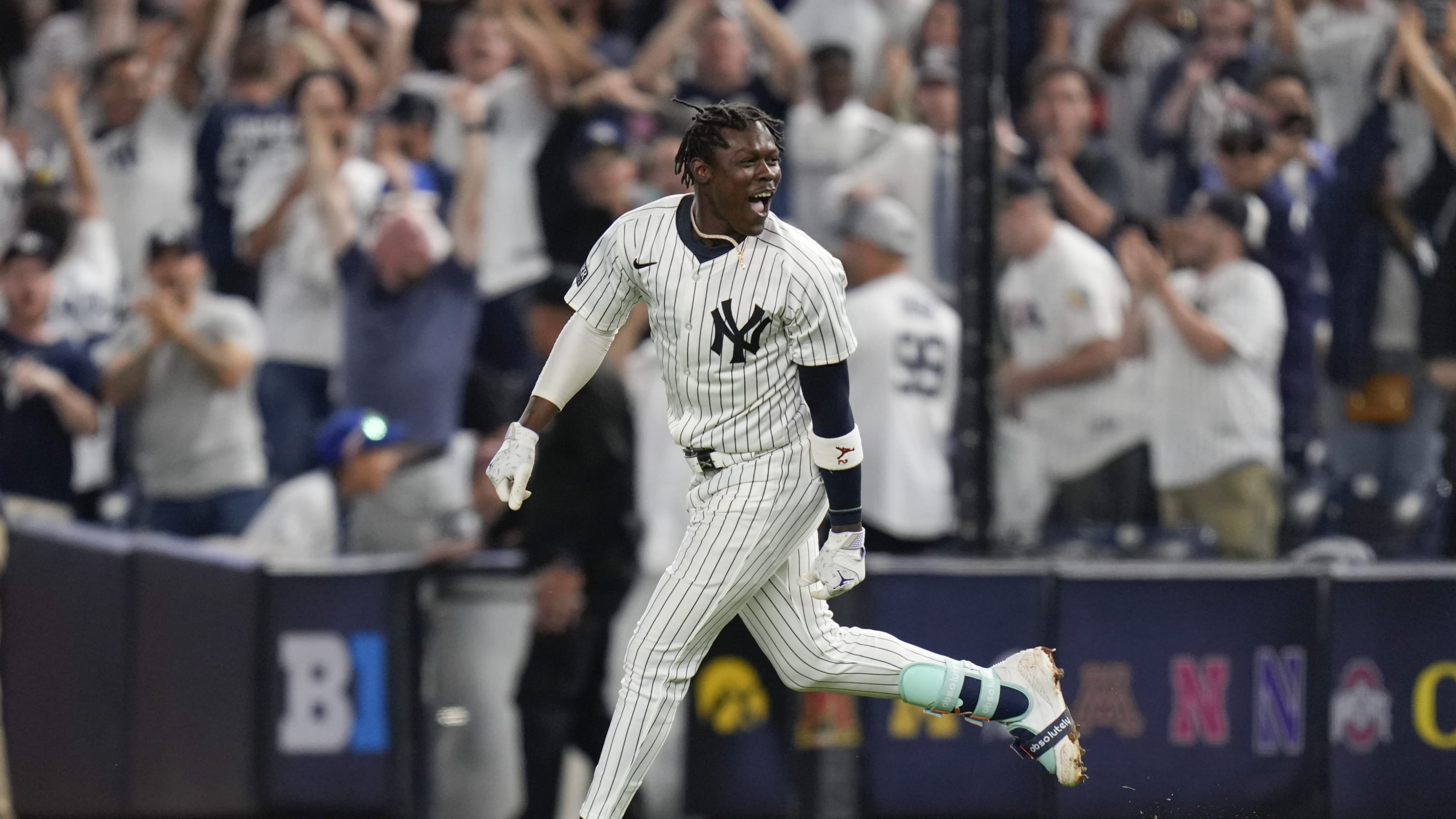 Juan Soto hits inspiring HR, then Jazz Chisholm Jr. walks it off for Yankees