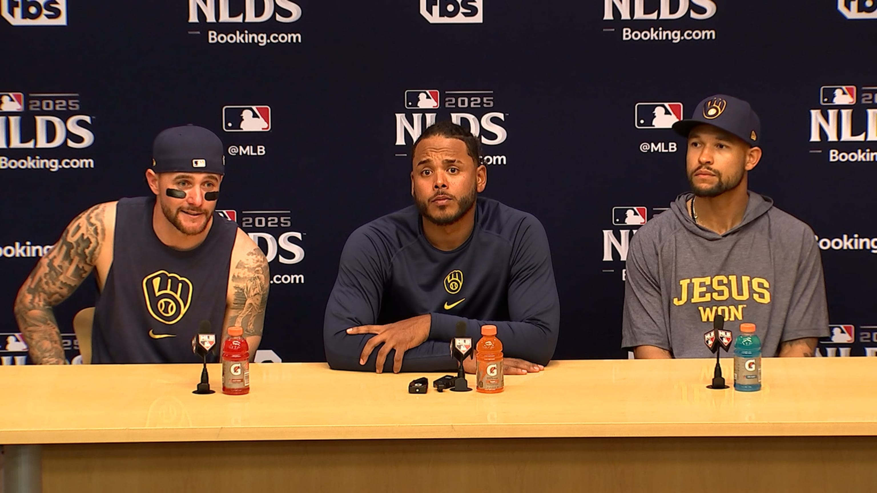 ブルワーズ、カブスとの地区シリーズに先勝