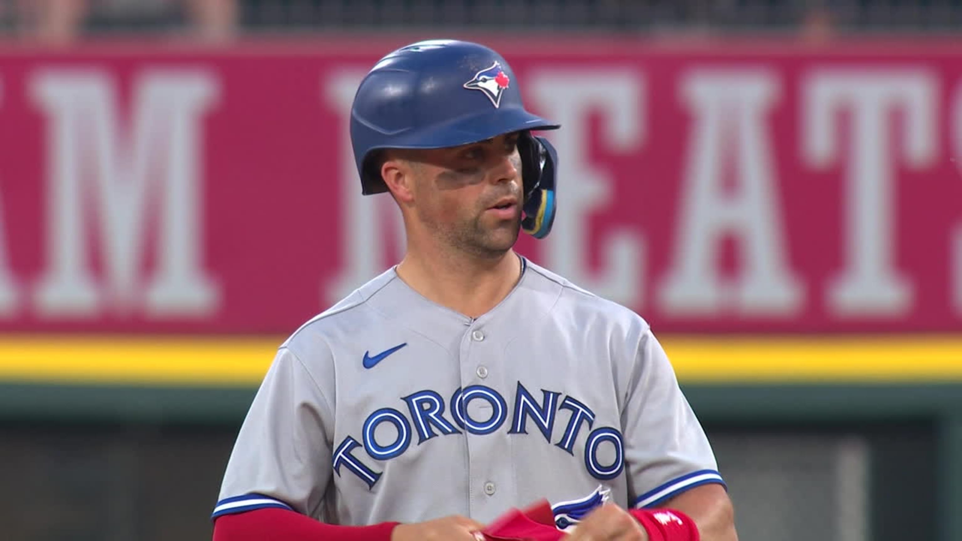 Whit Merrifield trae 2 con doble