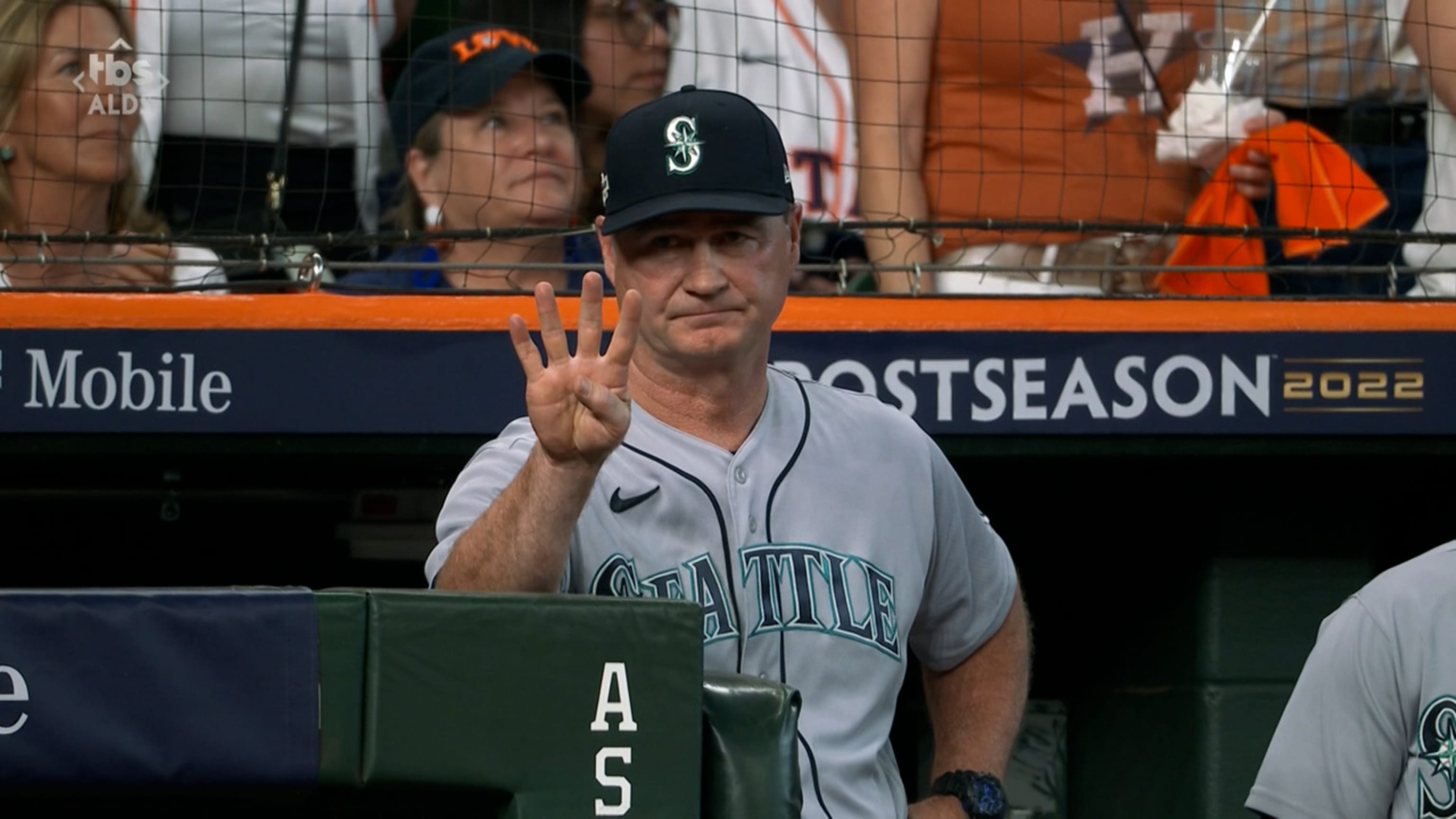 Alvarez gets intentionally walked
