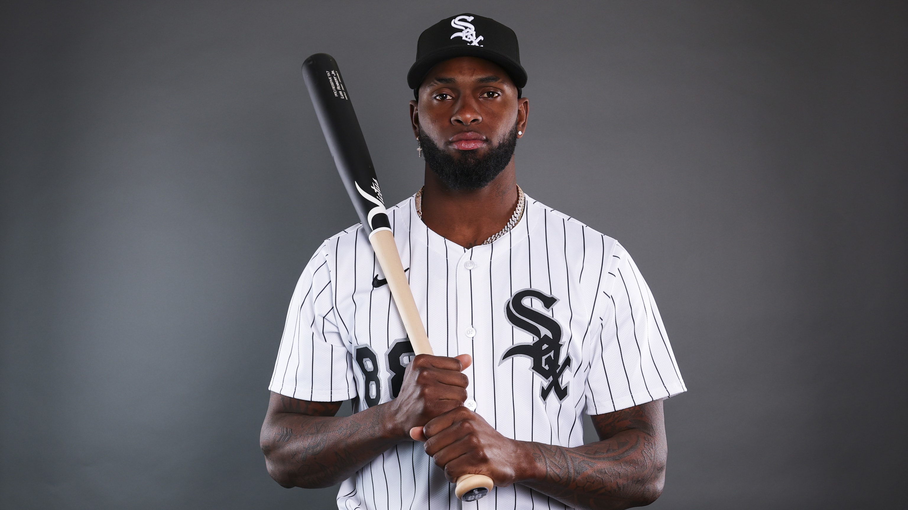 Luis Robert hits third homer of White Sox Spring Training