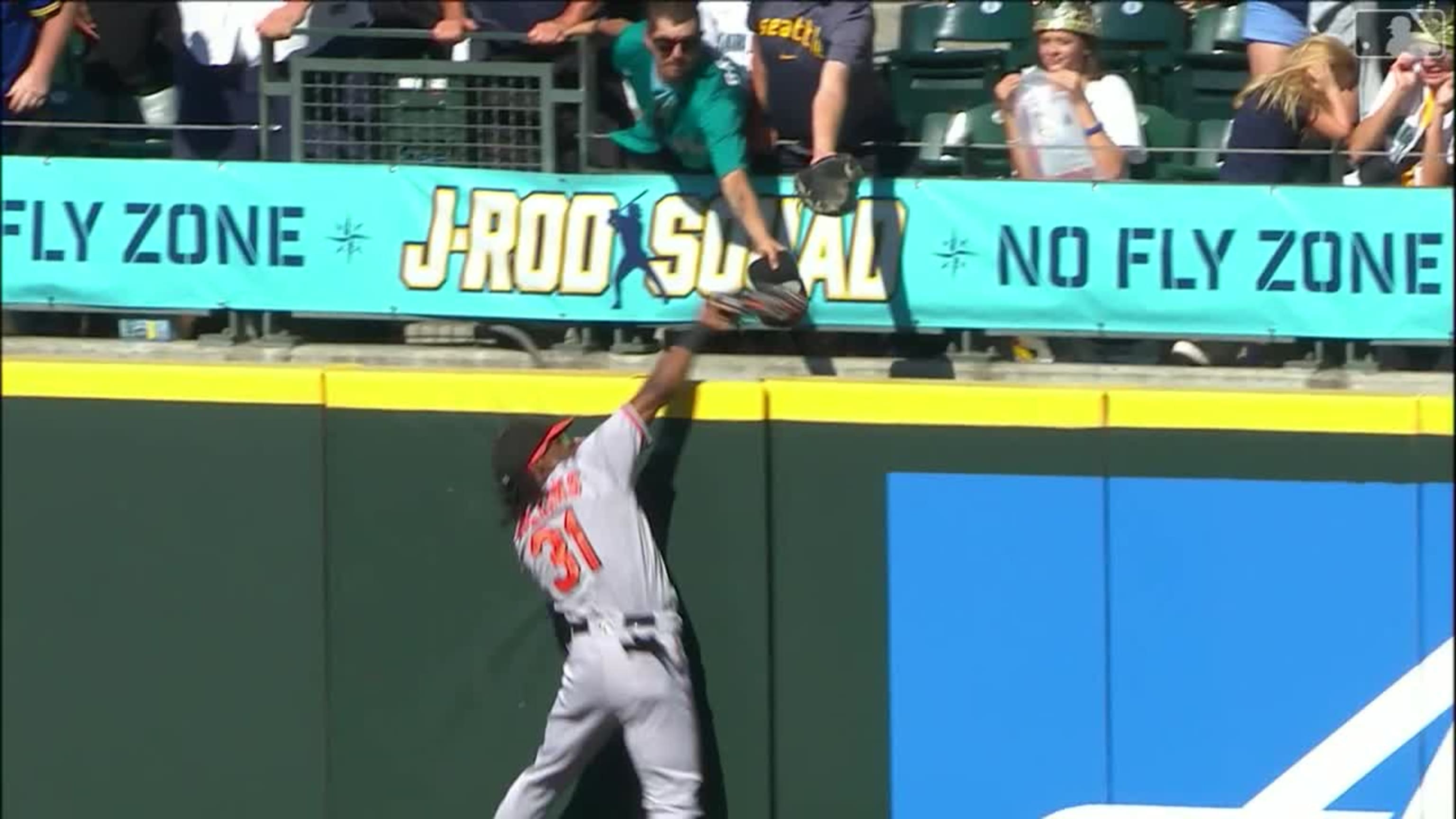 WATCH: Orioles' Cedric Mullins robs home run then hits homer in wild  Baltimore win over Mariners 