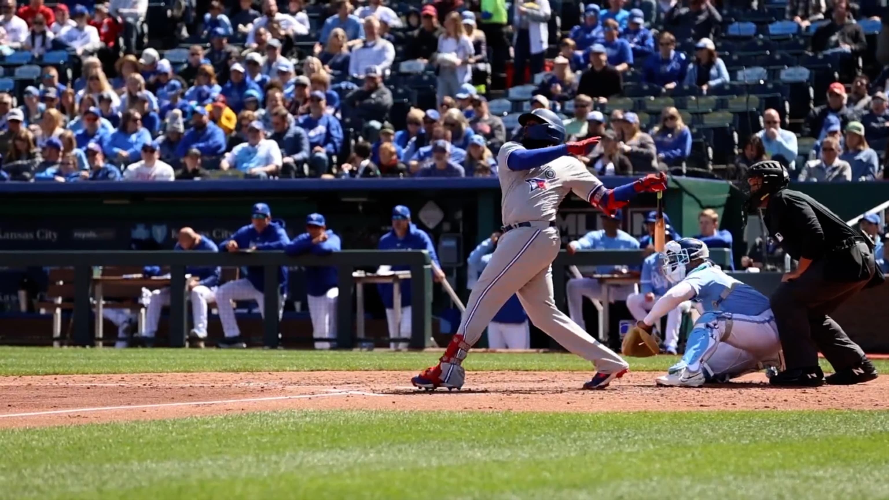 HR de Vlad Jr. en otro ángulo
