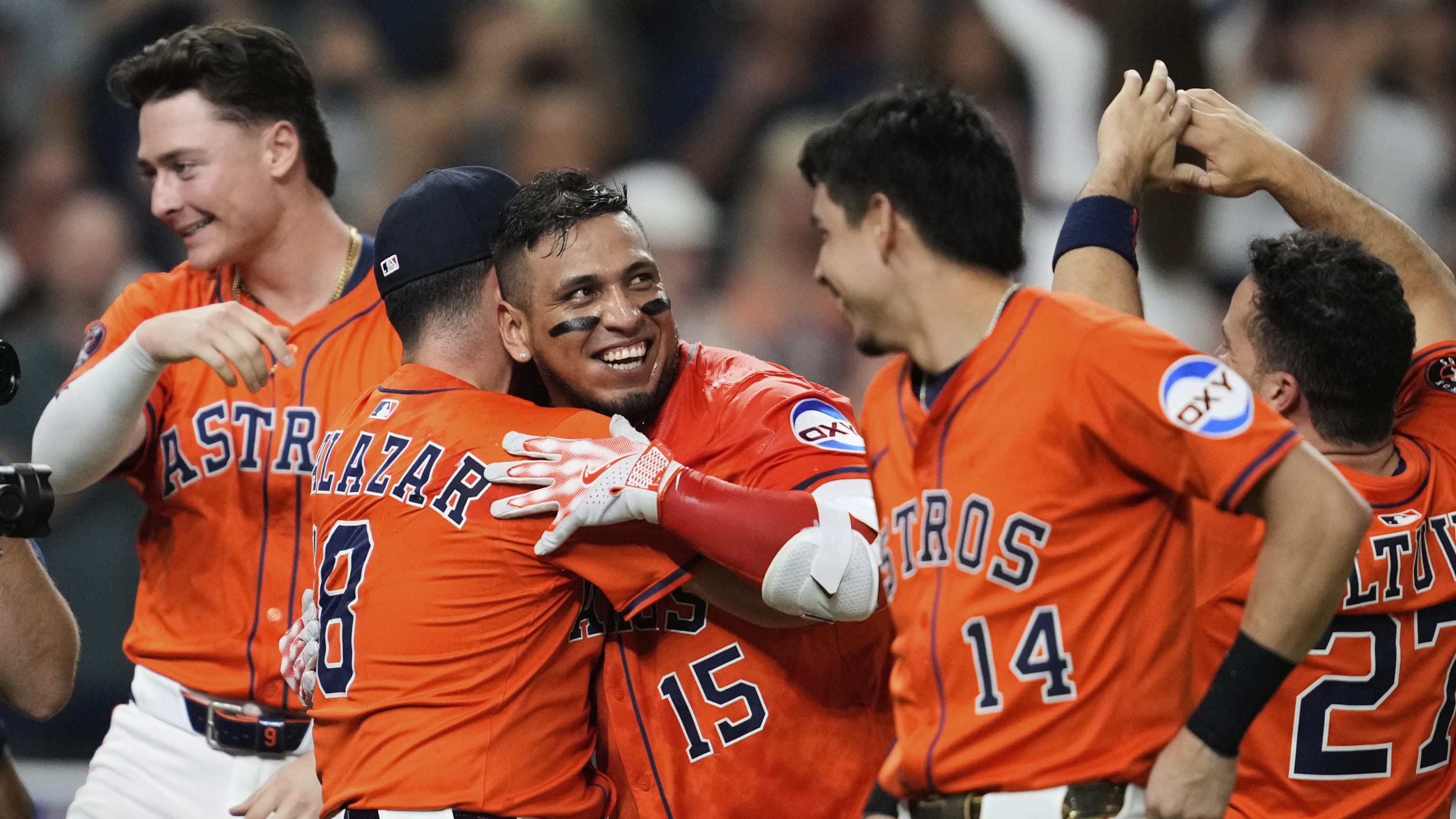 Isaac Paredes pega jonrón de oro